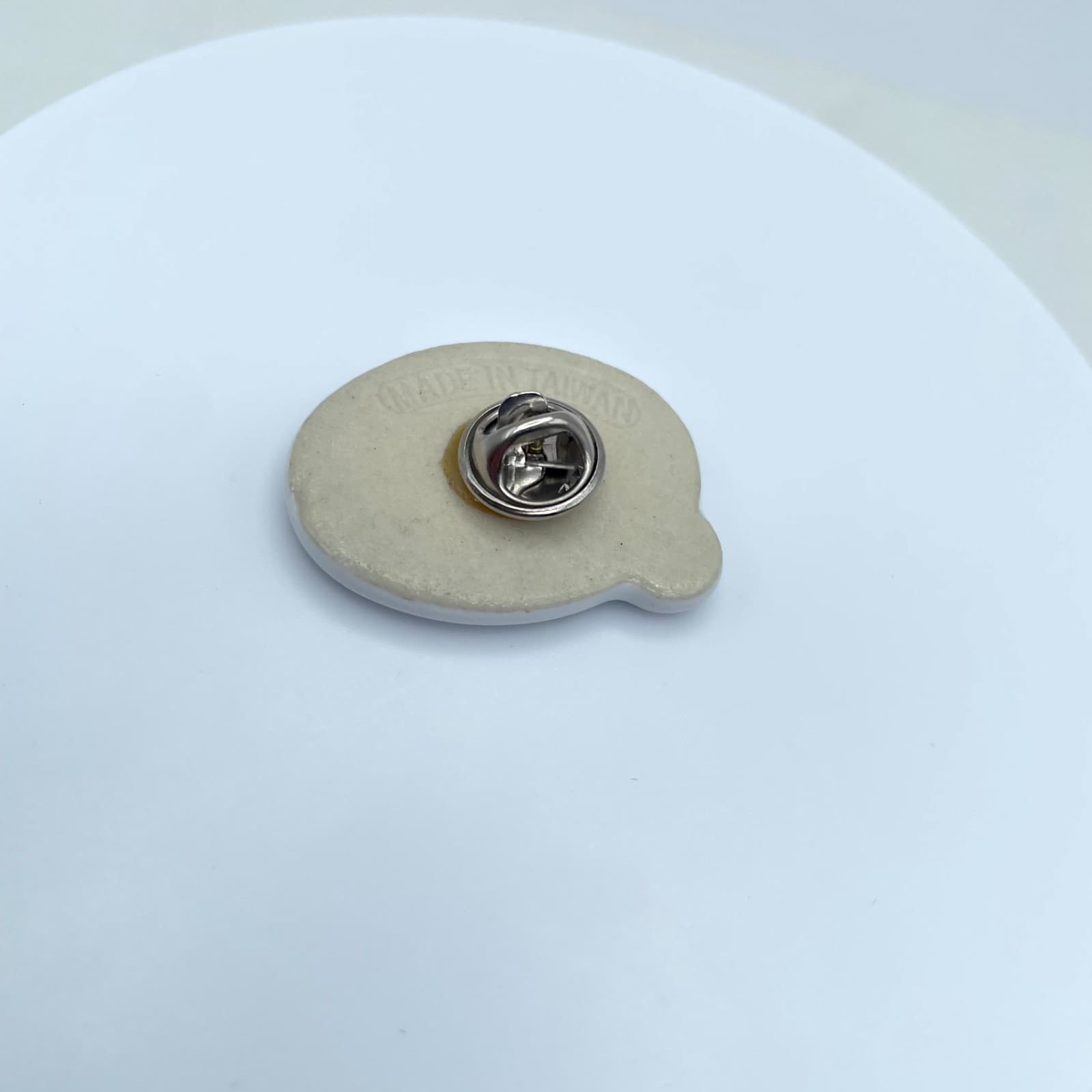 Vintage White Religious Porcelain "Jesus is the Reason for the Season" Lapel Pin - Thumbnail 3