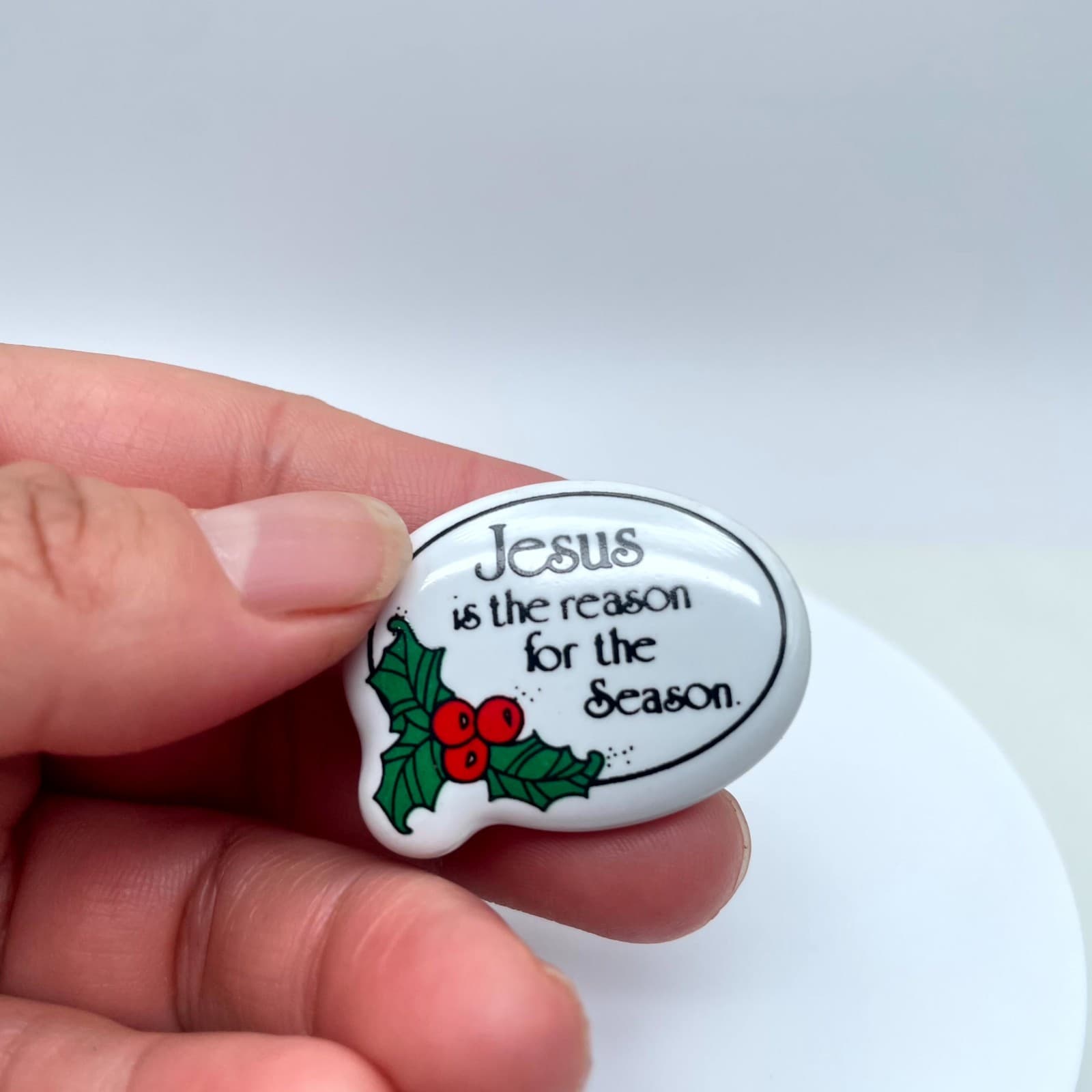 Vintage White Religious Porcelain "Jesus is the Reason for the Season" Lapel Pin - Thumbnail 4