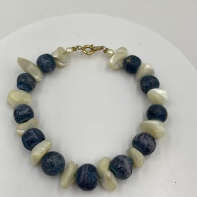 Vintage Navy Blue Bead & Shell Bracelet Gold Tone Clasp Coastal Beach Bohemian - Thumbnail 2