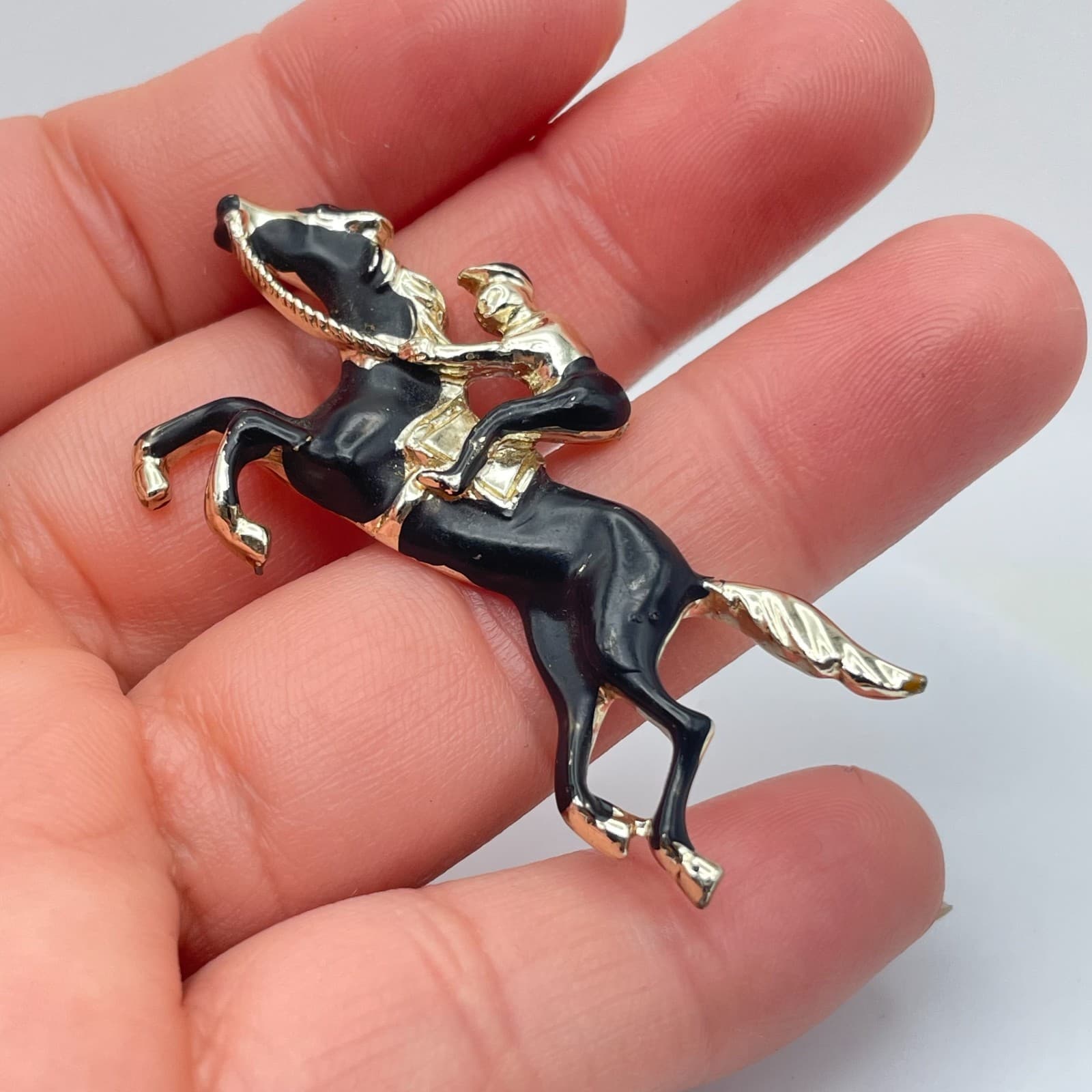 Vintage Y2K Gold Tone Black Enamel Horse and Jockey Badge Classic Jewelry - Thumbnail 7