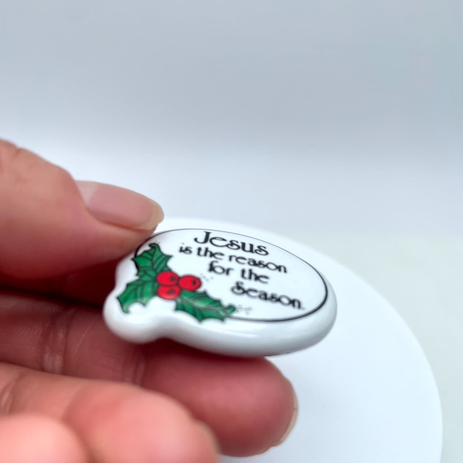 Vintage White Religious Porcelain "Jesus is the Reason for the Season" Lapel Pin - Thumbnail 5