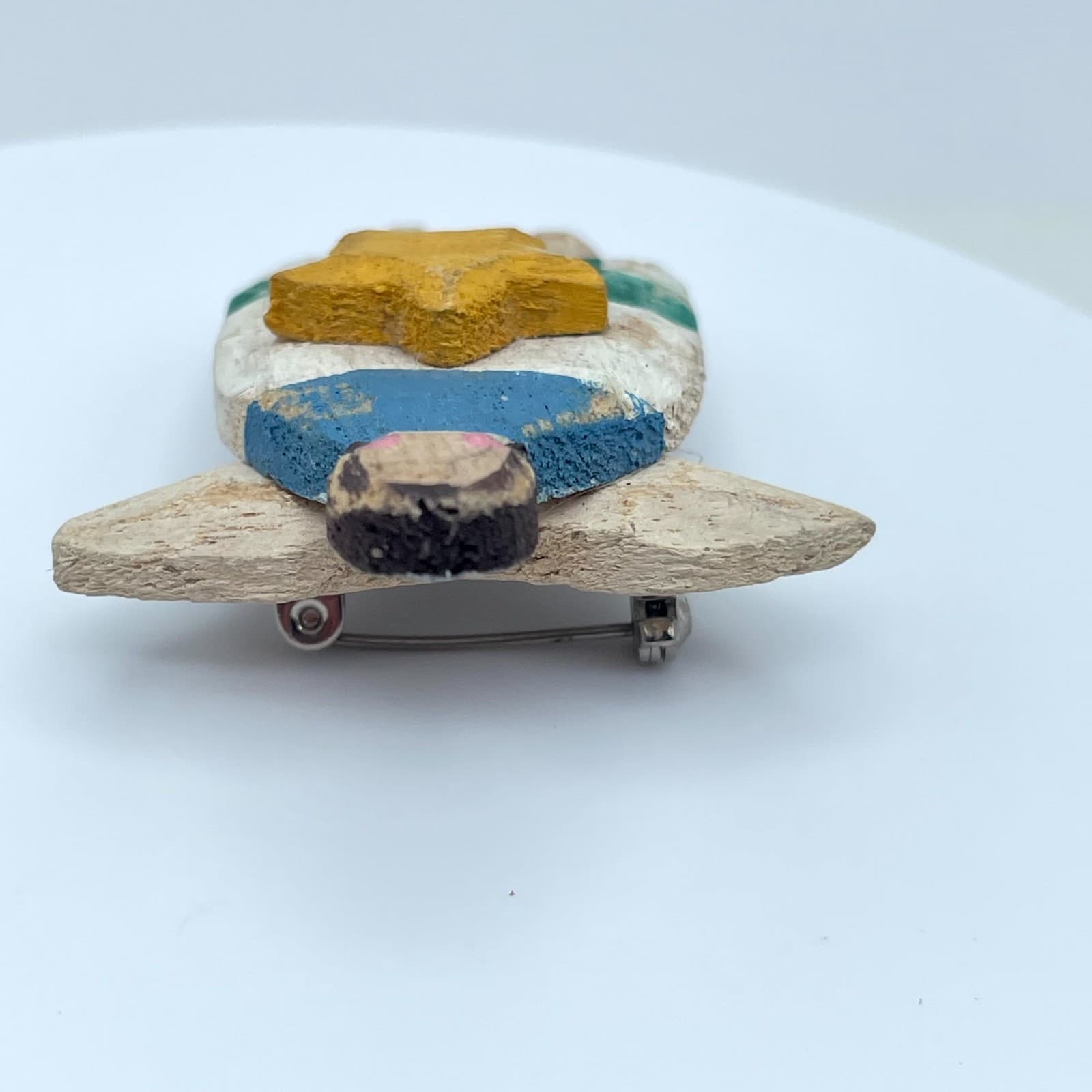 Vintage Beige White Yellow Star Center Folk Art Hand-Carved Wooden Angel Brooch - Thumbnail 9