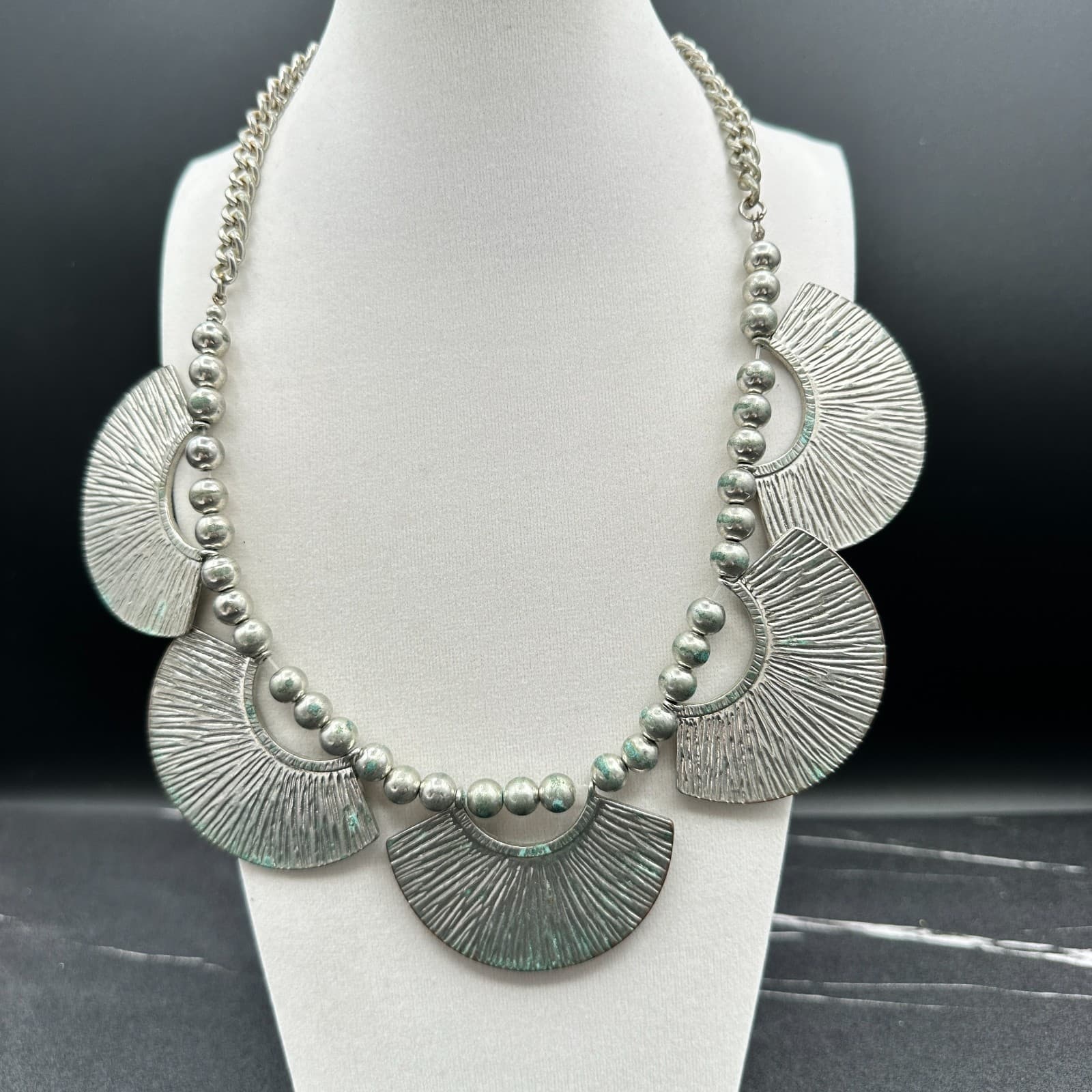 VTG Bib Choker Necklace Distressed Silver Tone Fan Shell Tribal Statement 22 in - Image 1