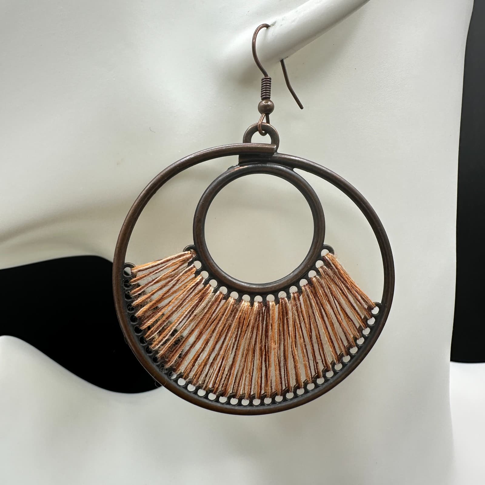 VTG Boho Circle Dangle Earrings Thread Fringe Dark Metal Copper Tone Large Hook - Thumbnail 3
