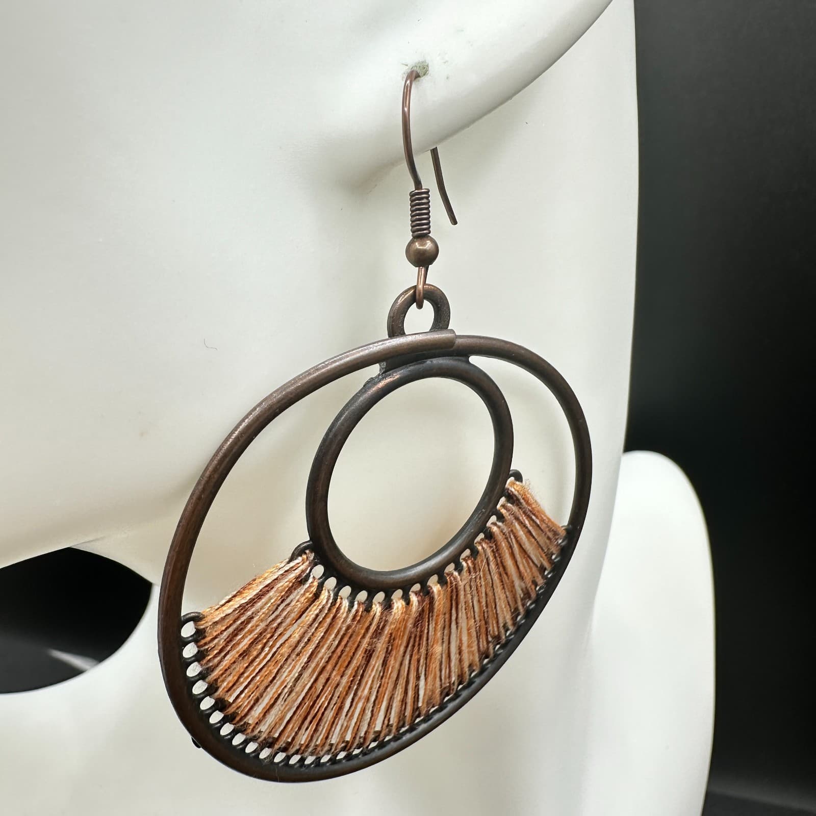 VTG Boho Circle Dangle Earrings Thread Fringe Dark Metal Copper Tone Large Hook - Thumbnail 9