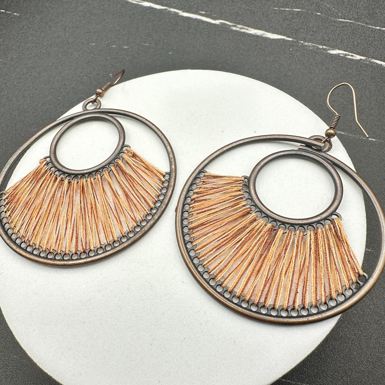 VTG Boho Circle Dangle Earrings Thread Fringe Dark Metal Copper Tone Large Hook - Thumbnail 12