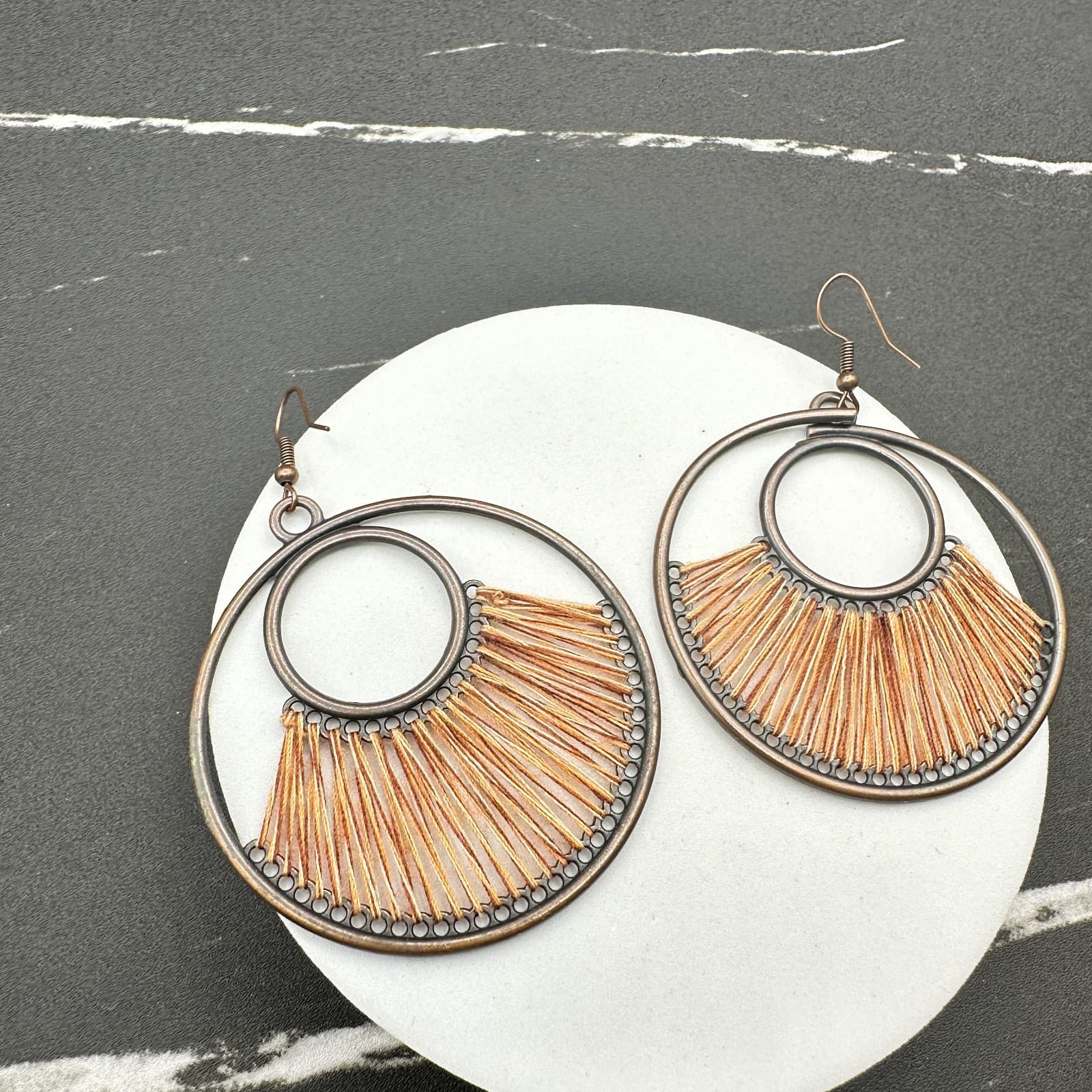 VTG Boho Circle Dangle Earrings Thread Fringe Dark Metal Copper Tone Large Hook - Thumbnail 10