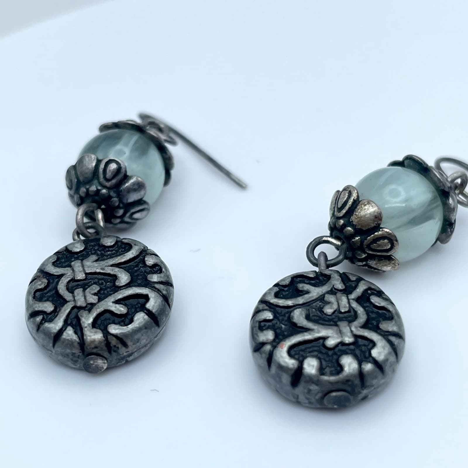 Articulated Silver-Tone Oxidized Metal Cool Waters Glass Beads Dangle Earrings - Thumbnail 4