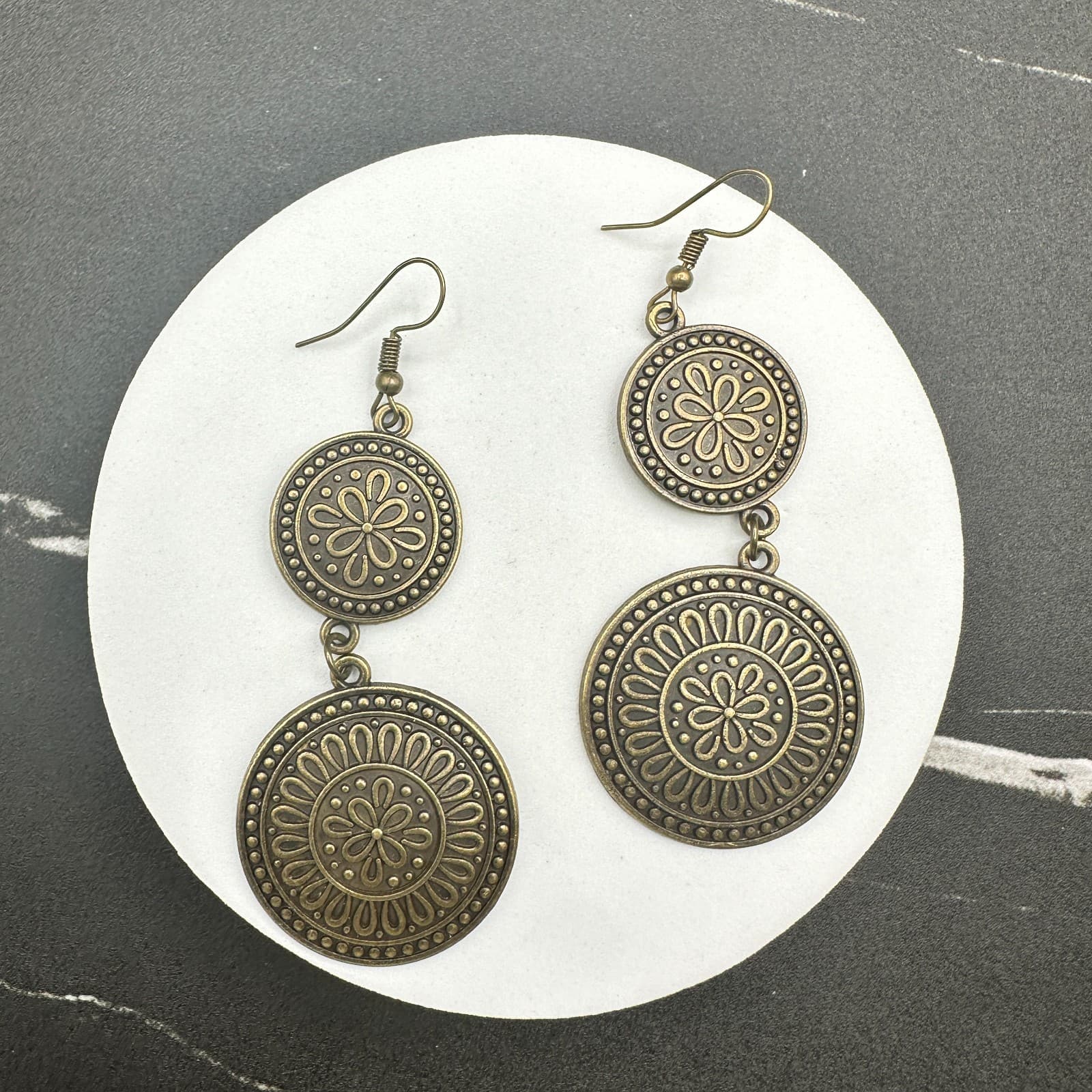 VTG 2 Tier Dangle Earrings Bronze Tone Metal Mandala Flower Disc Drop Boho Long - Image 1