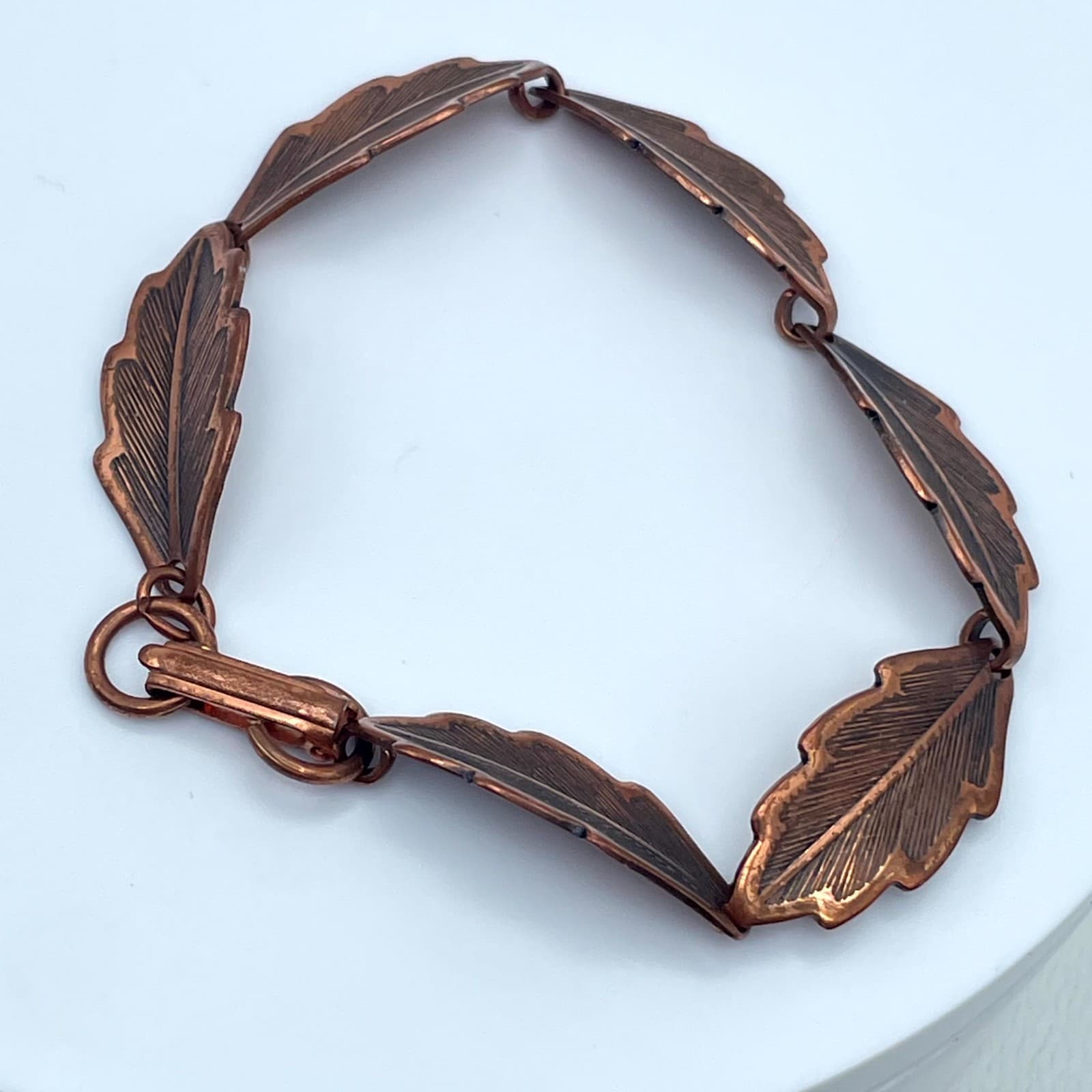 Vintage Copper-Tone Classic Mid-Century Engraved Botanical Leaf Link Bracelet - Image 1