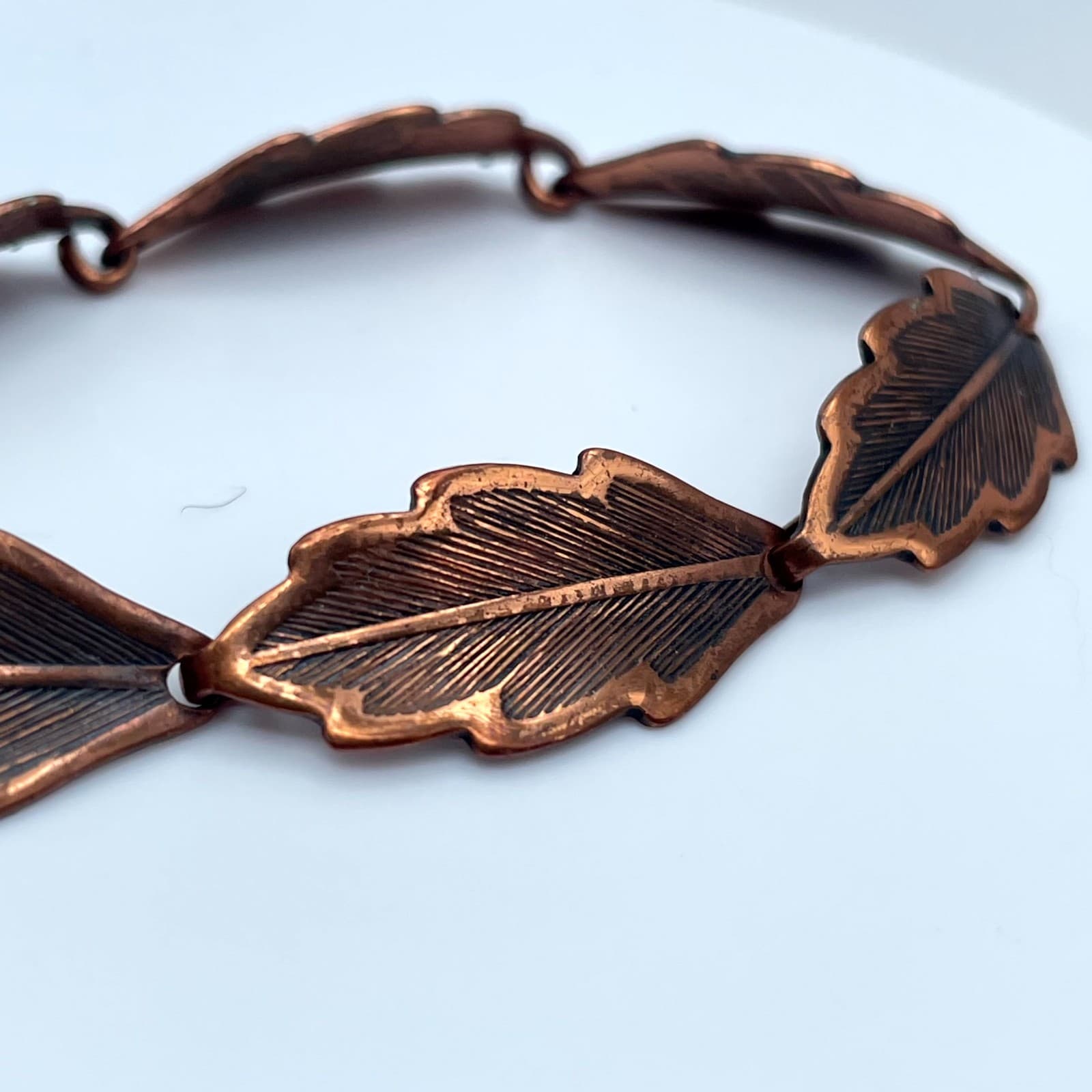 Vintage Copper-Tone Classic Mid-Century Engraved Botanical Leaf Link Bracelet - Thumbnail 5