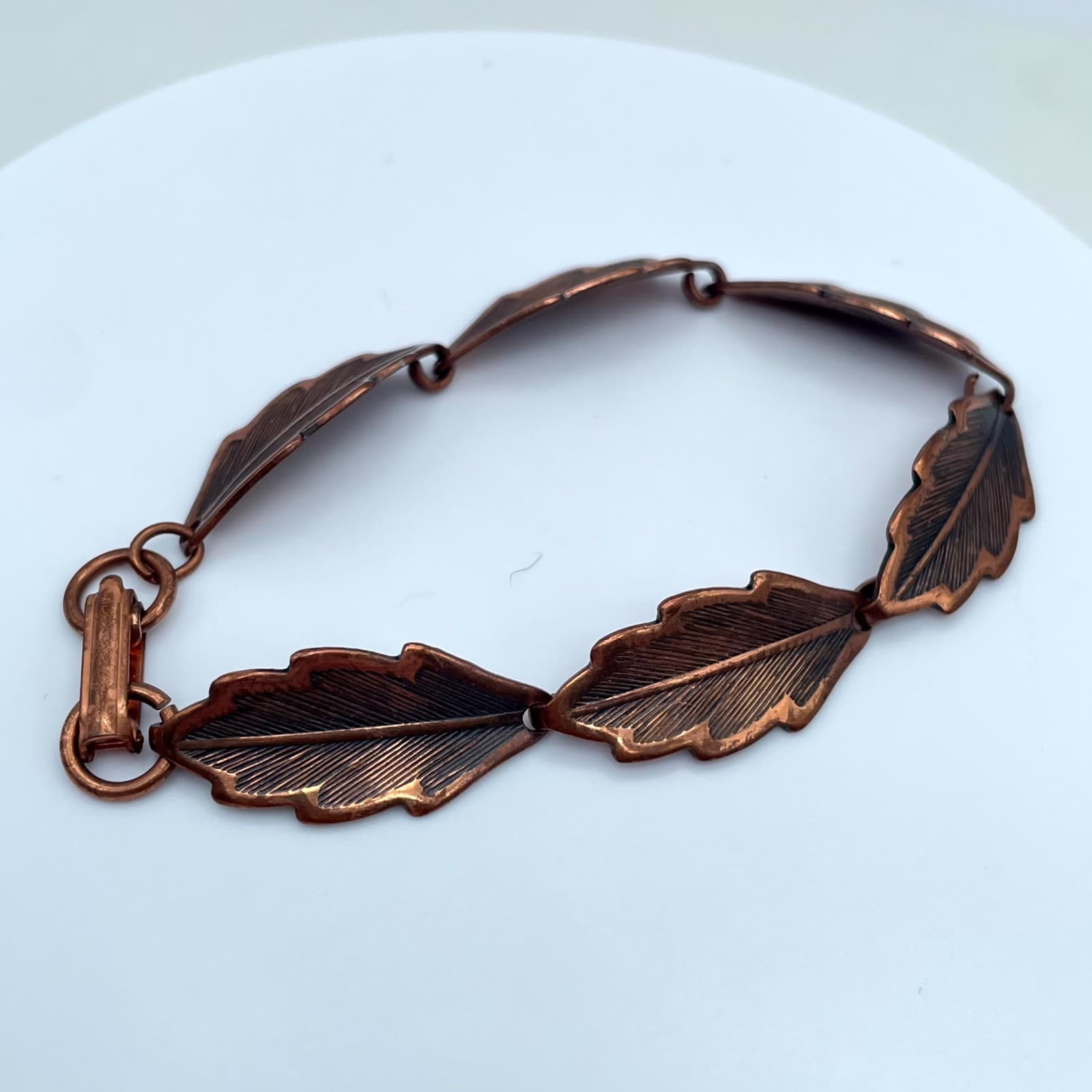 Vintage Copper-Tone Classic Mid-Century Engraved Botanical Leaf Link Bracelet - Thumbnail 4