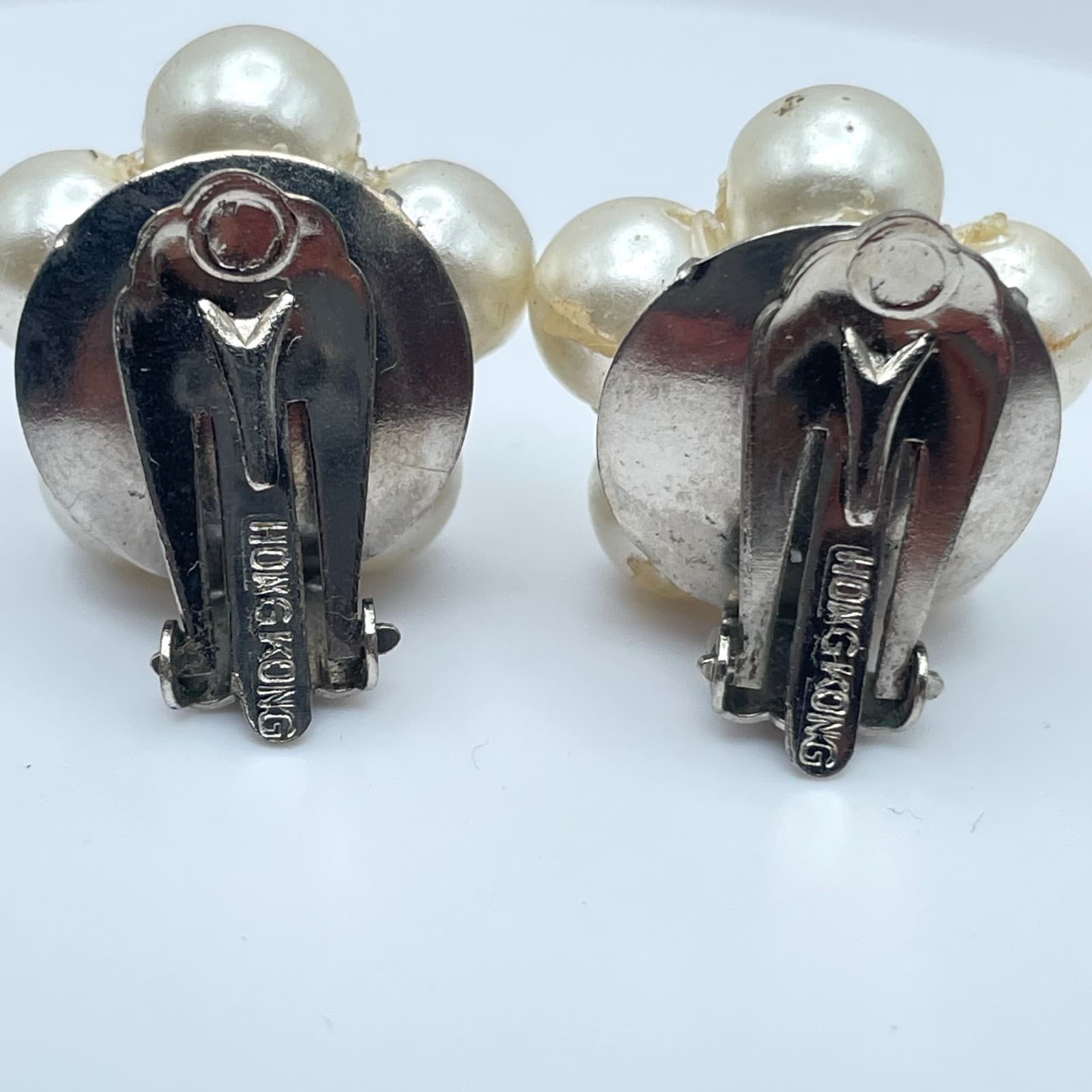 Vintage 50s 60s Hong Kong Faux Pearl Clip On Earrings Silver Tone Jewelry - Thumbnail 5