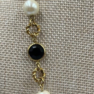 Vintage Black Stone & Faux Pearl Link Necklace Gold Tone Station Chain 22" Retro - Thumbnail 4