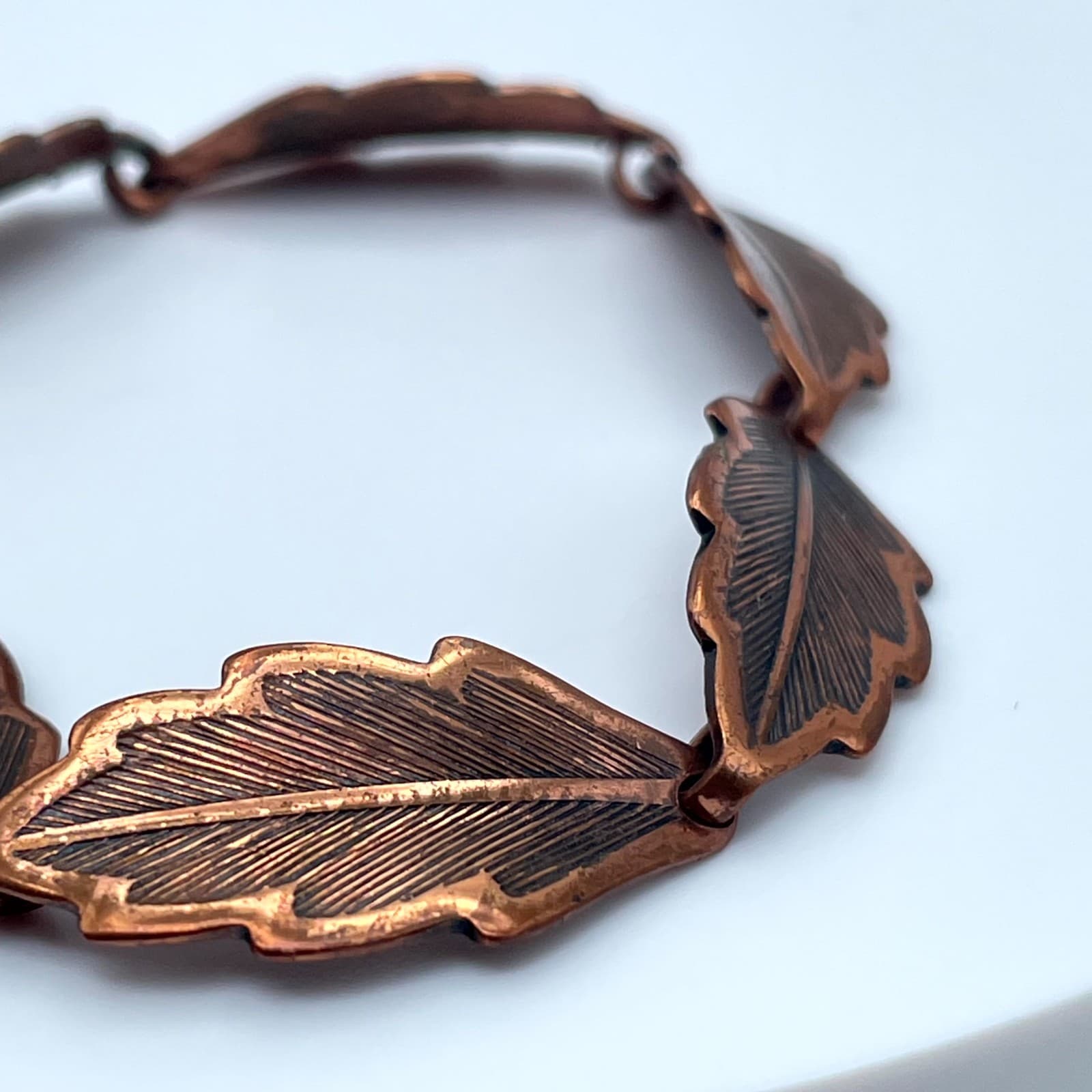 Vintage Copper-Tone Classic Mid-Century Engraved Botanical Leaf Link Bracelet - Thumbnail 8