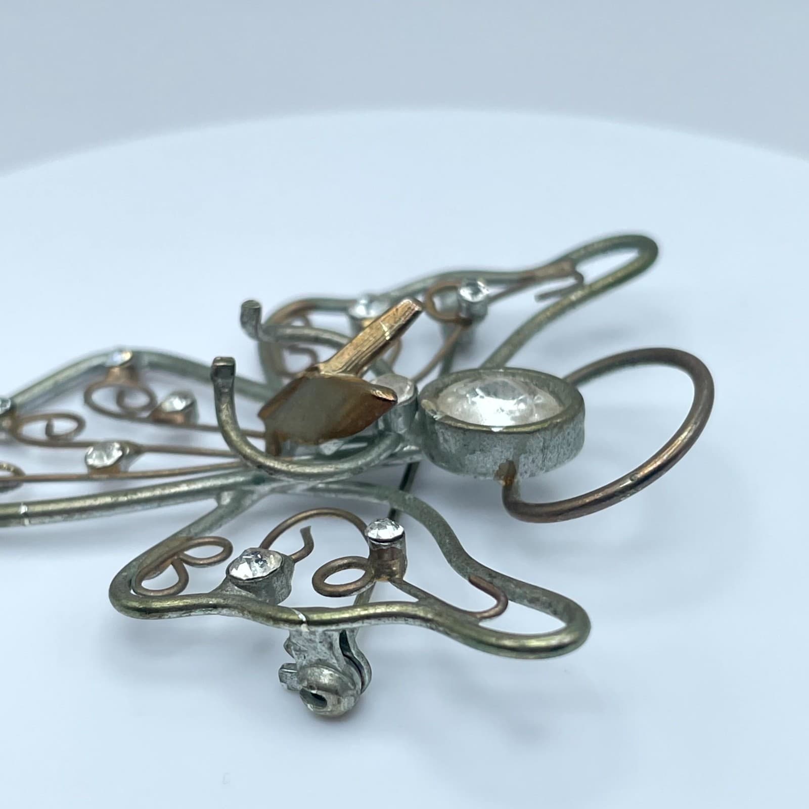 VTG Silver-Tone Engraved Metal Faceted Rhinestone Embellished Butterfly Brooch - Thumbnail 8