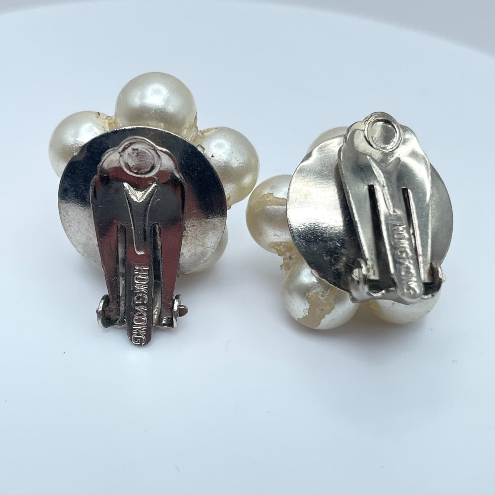 Vintage 50s 60s Hong Kong Faux Pearl Clip On Earrings Silver Tone Jewelry - Thumbnail 7