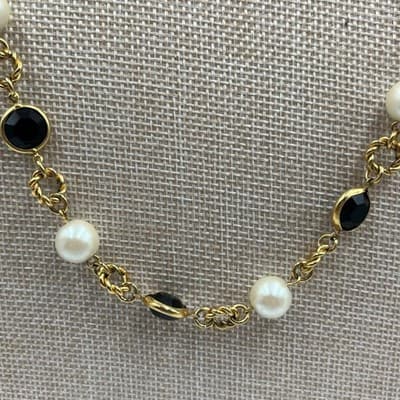 Vintage Black Stone & Faux Pearl Link Necklace Gold Tone Station Chain 22" Retro - Thumbnail 3