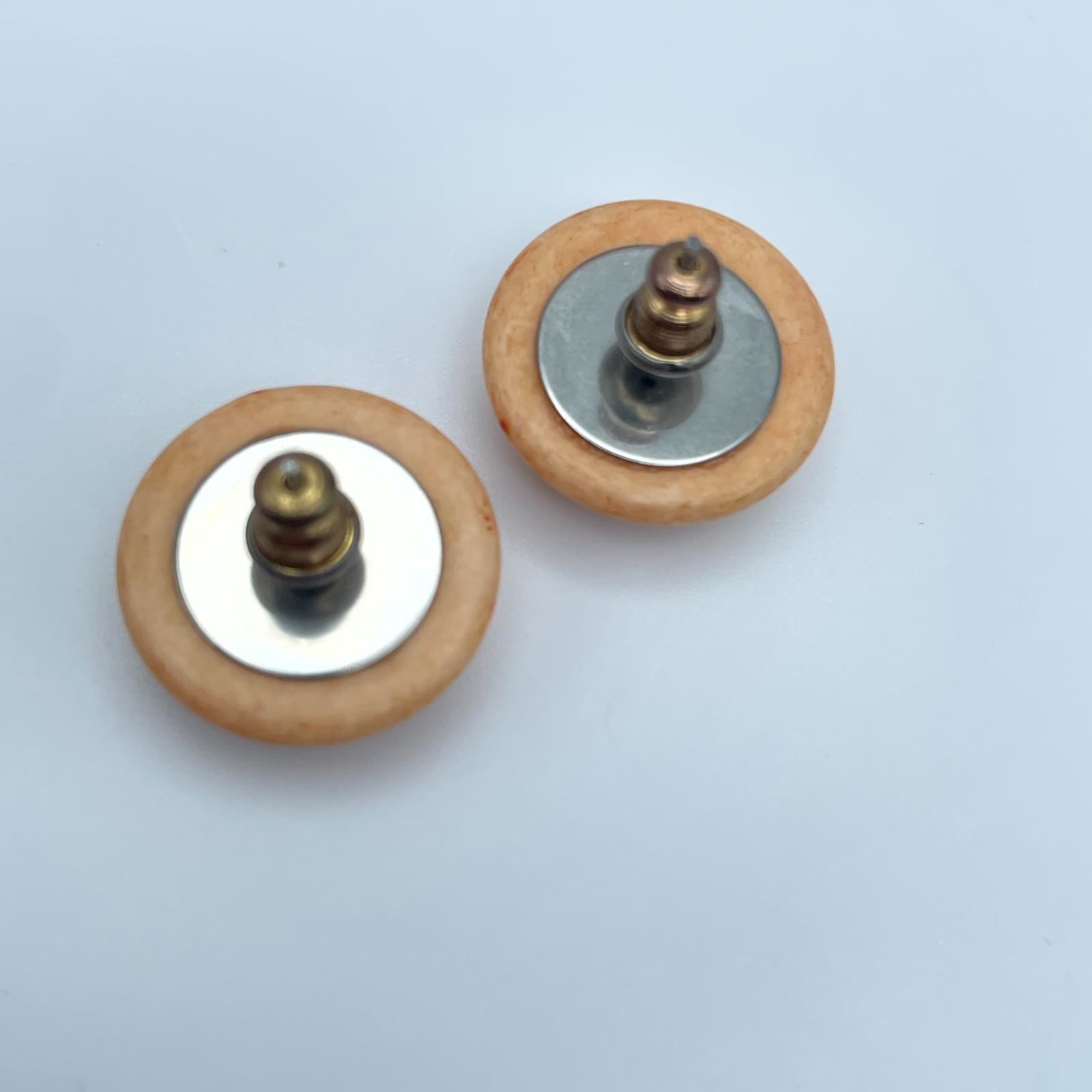 Vintage Circa 1980s Peach Spattered Classic Lucite Cabochon Button Stud Earrings - Thumbnail 5