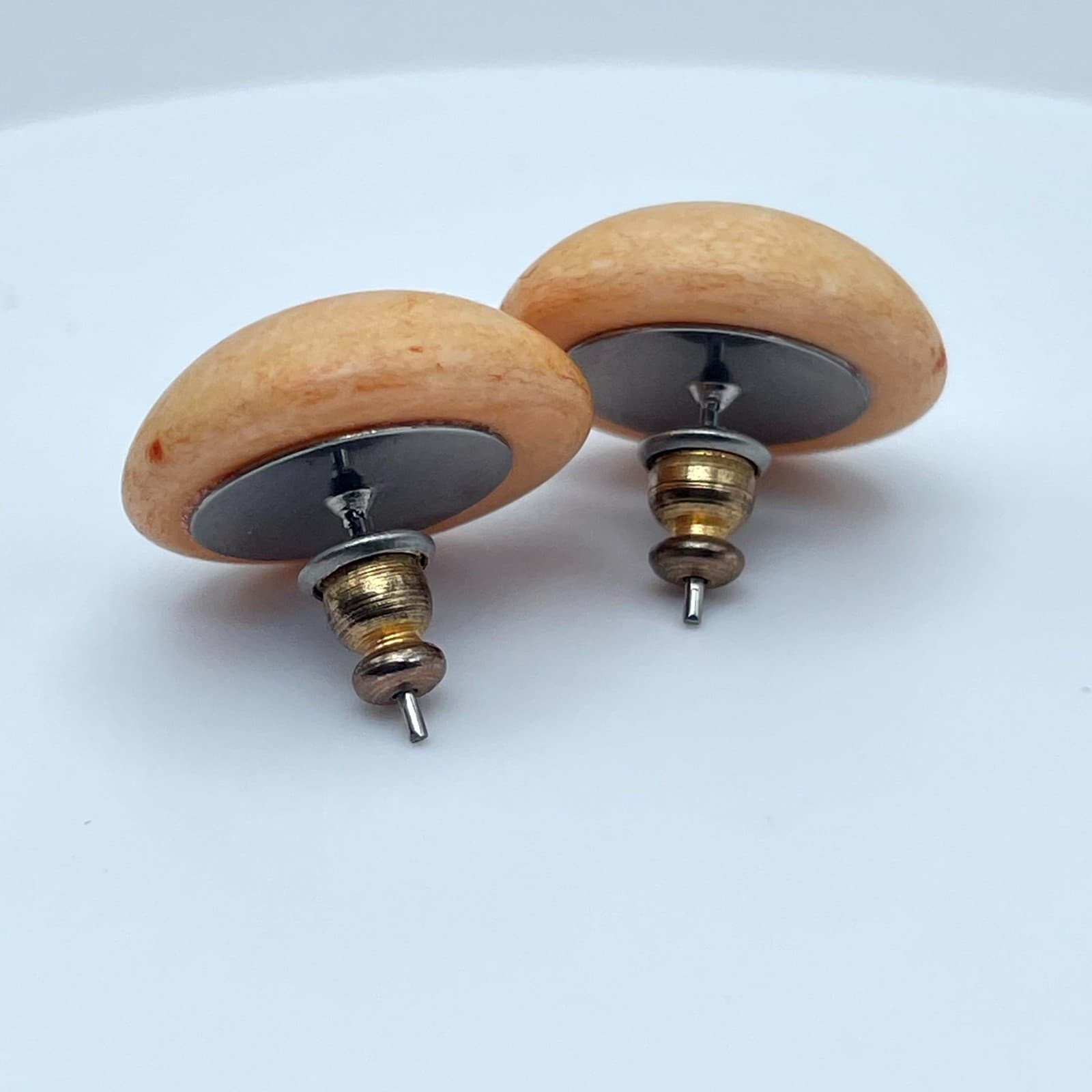 Vintage Circa 1980s Peach Spattered Classic Lucite Cabochon Button Stud Earrings - Thumbnail 10