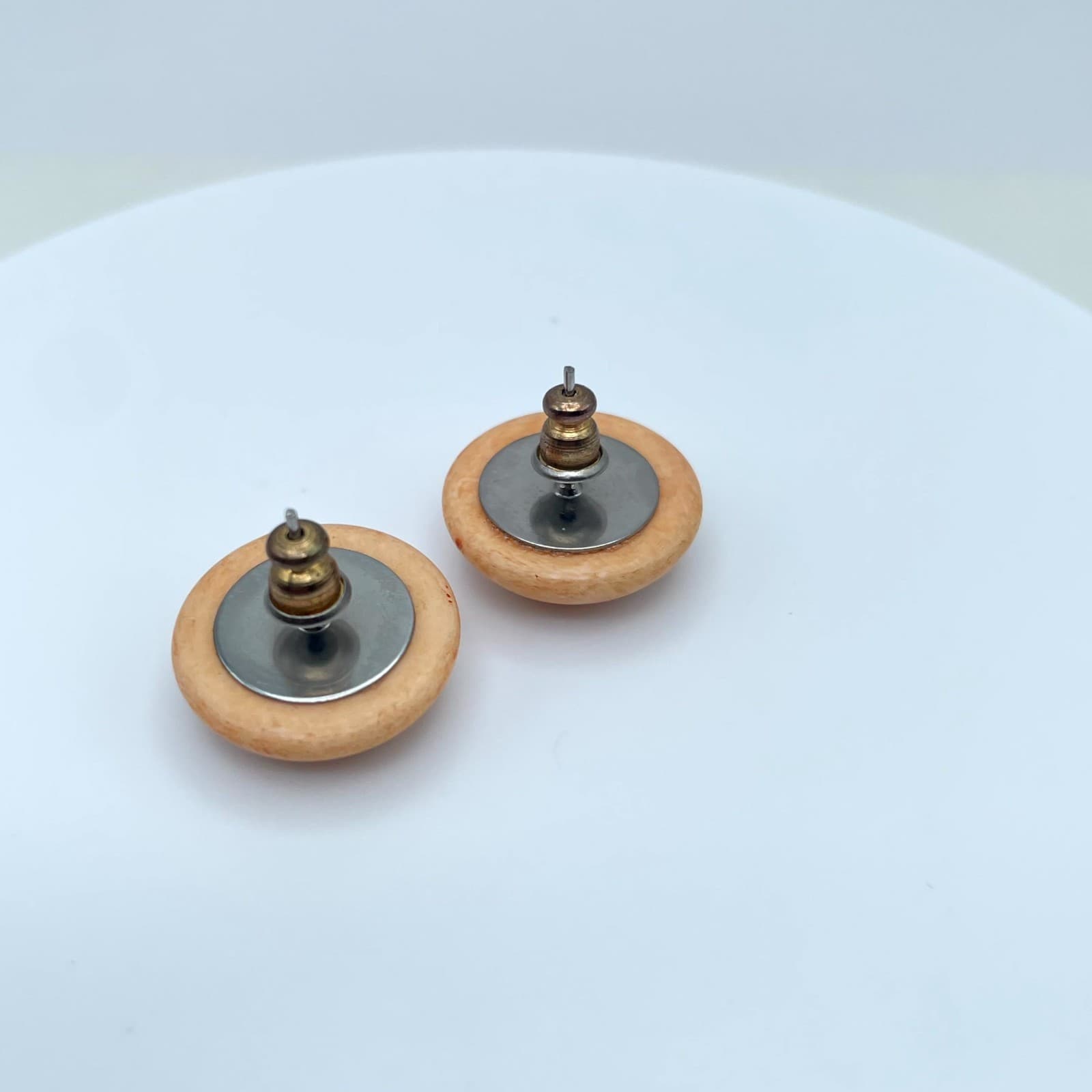 Vintage Circa 1980s Peach Spattered Classic Lucite Cabochon Button Stud Earrings - Thumbnail 4