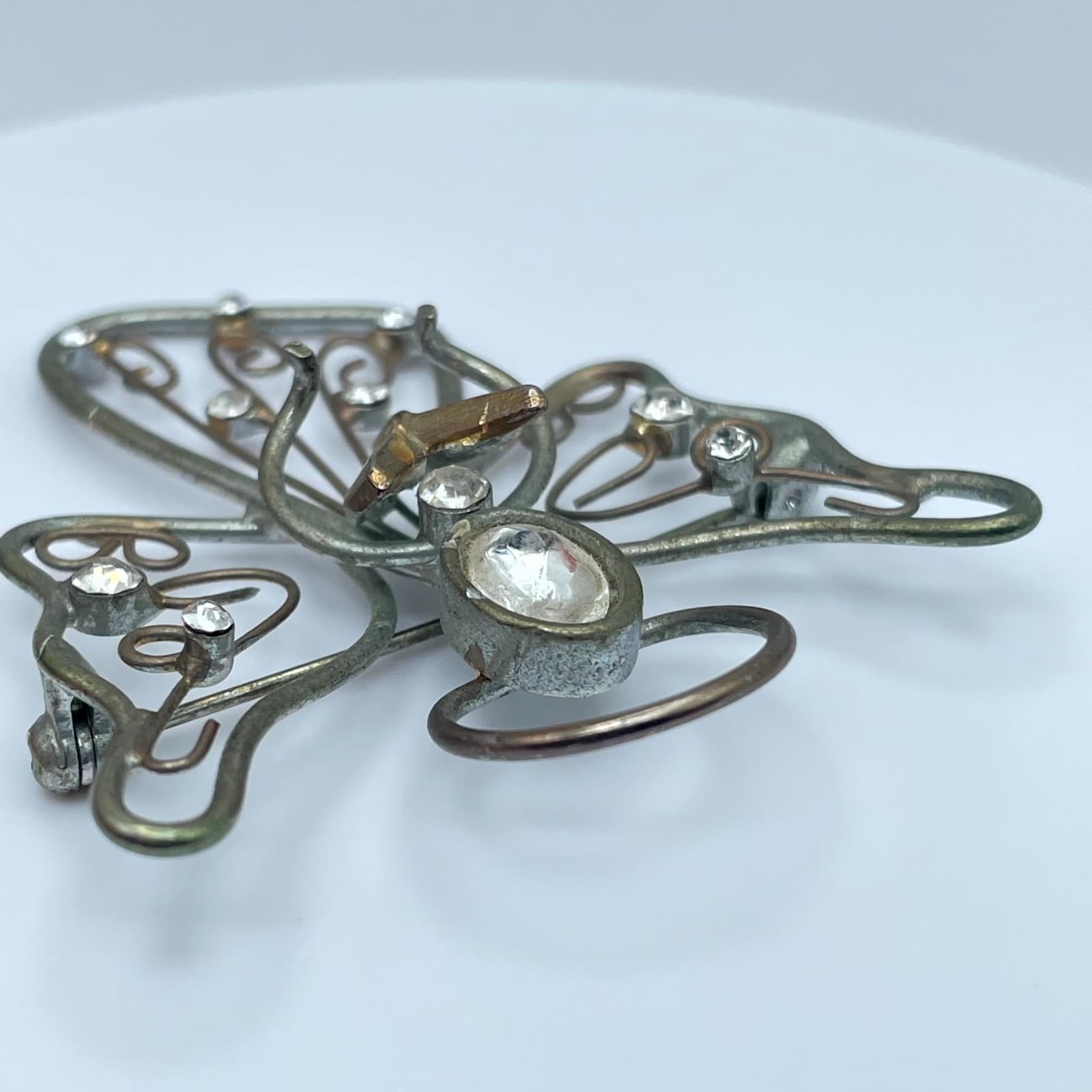 VTG Silver-Tone Engraved Metal Faceted Rhinestone Embellished Butterfly Brooch - Thumbnail 9