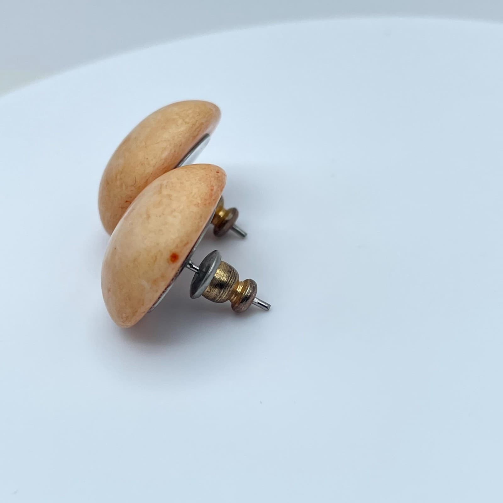 Vintage Circa 1980s Peach Spattered Classic Lucite Cabochon Button Stud Earrings - Thumbnail 9