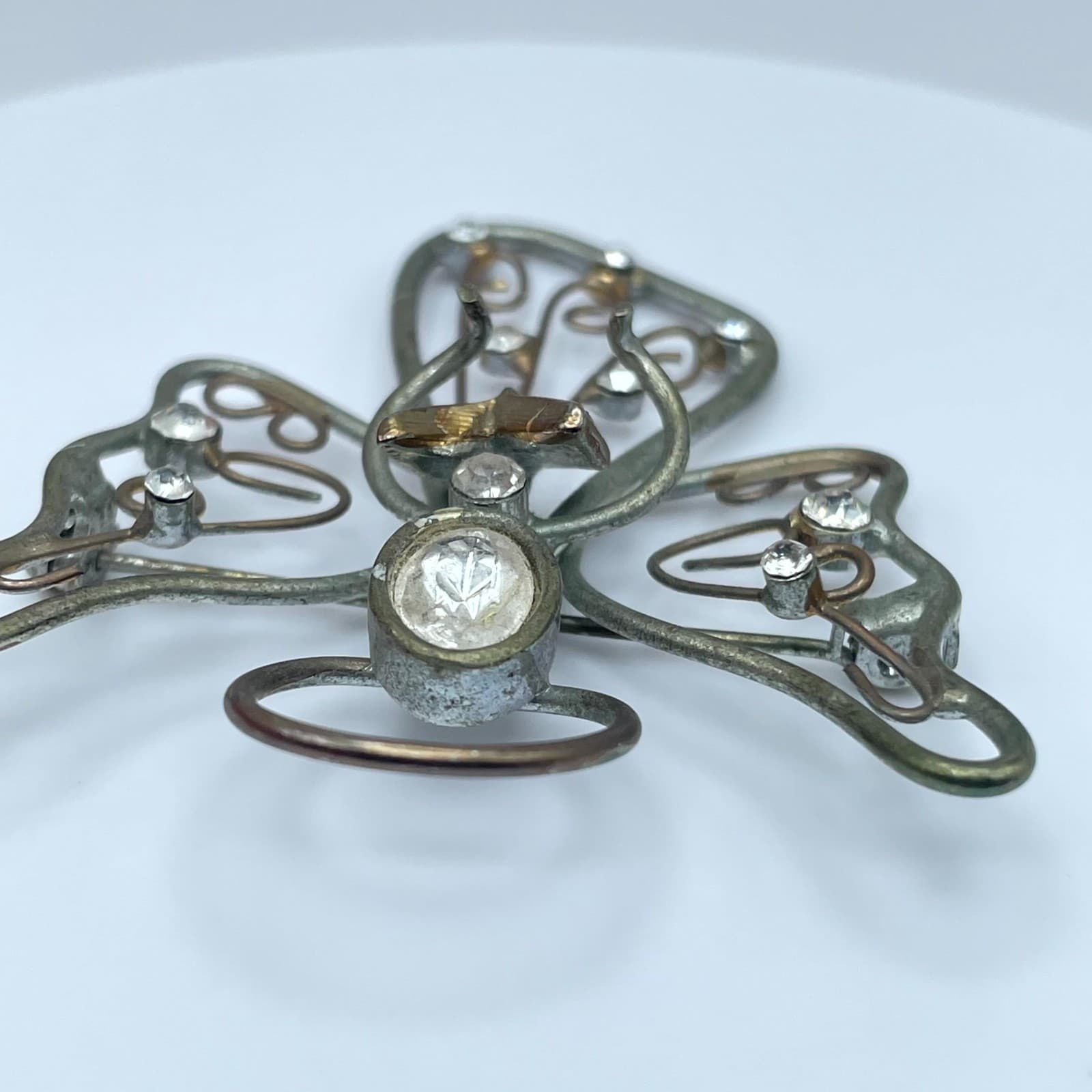 VTG Silver-Tone Engraved Metal Faceted Rhinestone Embellished Butterfly Brooch - Thumbnail 10