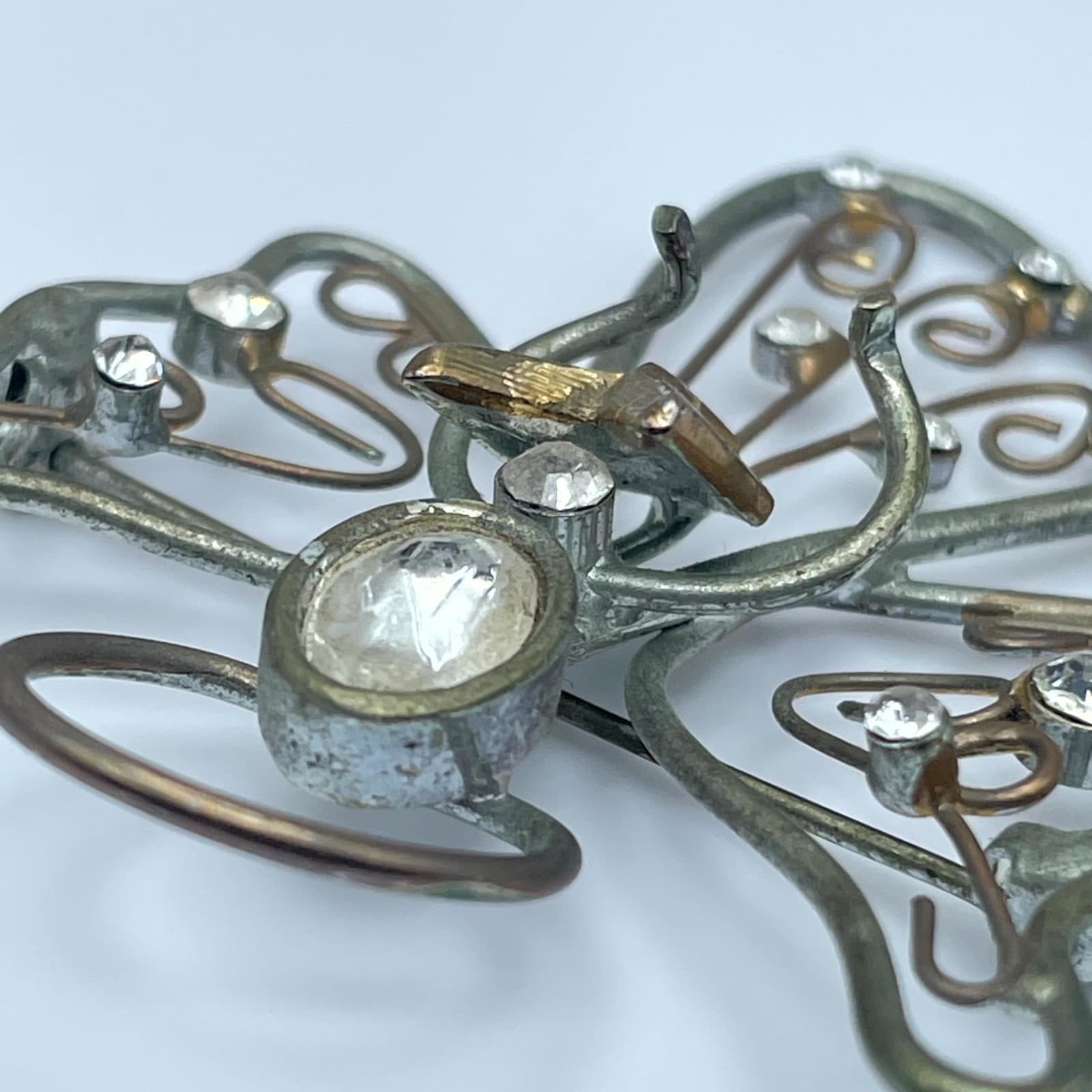 VTG Silver-Tone Engraved Metal Faceted Rhinestone Embellished Butterfly Brooch - Thumbnail 11