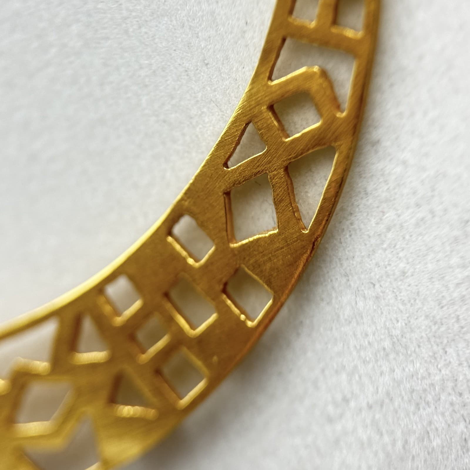 Vintage Gold-Tone Cutout Crescent Necklace Boho Geometric Pendant - Thumbnail 10