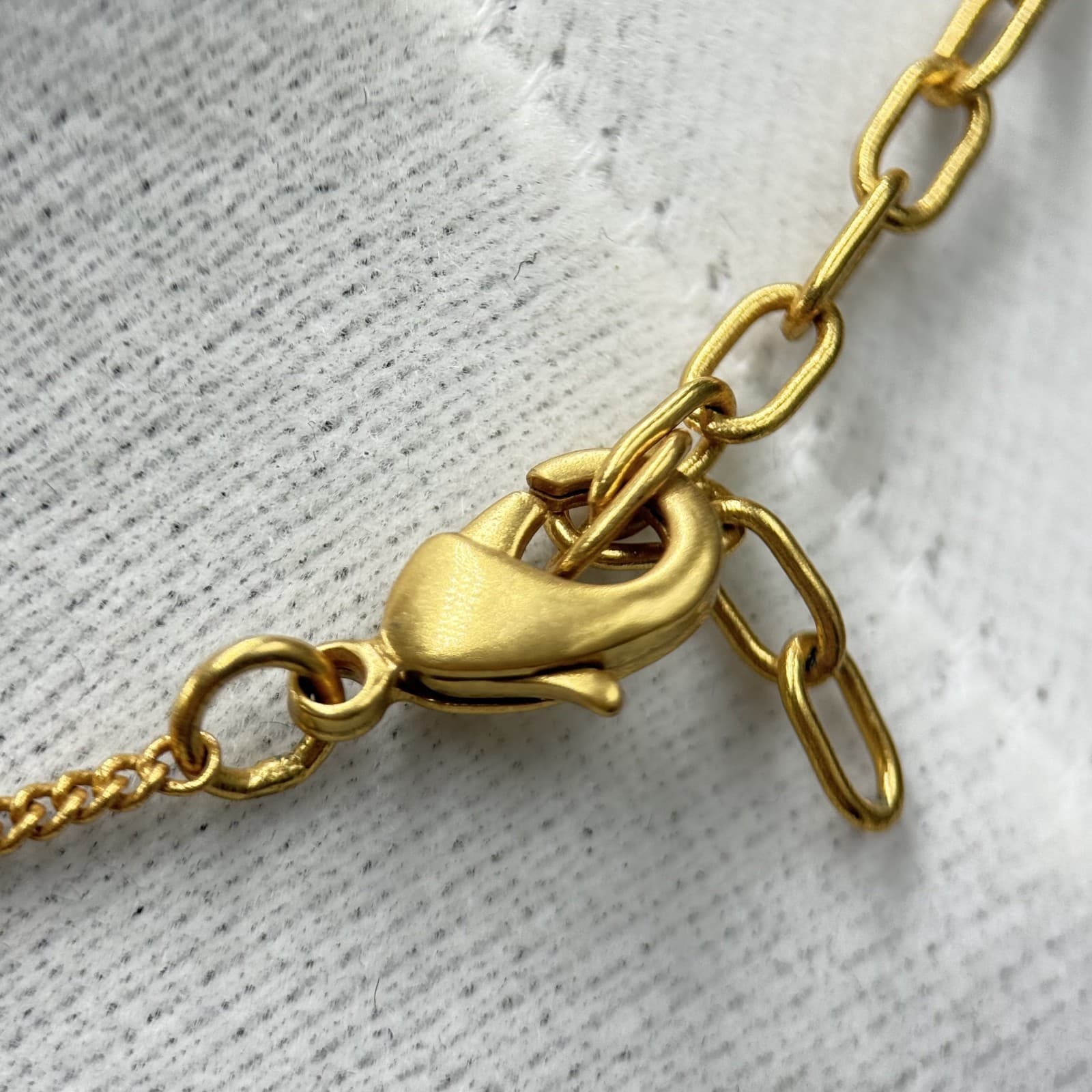 Vintage Gold-Tone Cutout Crescent Necklace Boho Geometric Pendant - Thumbnail 12