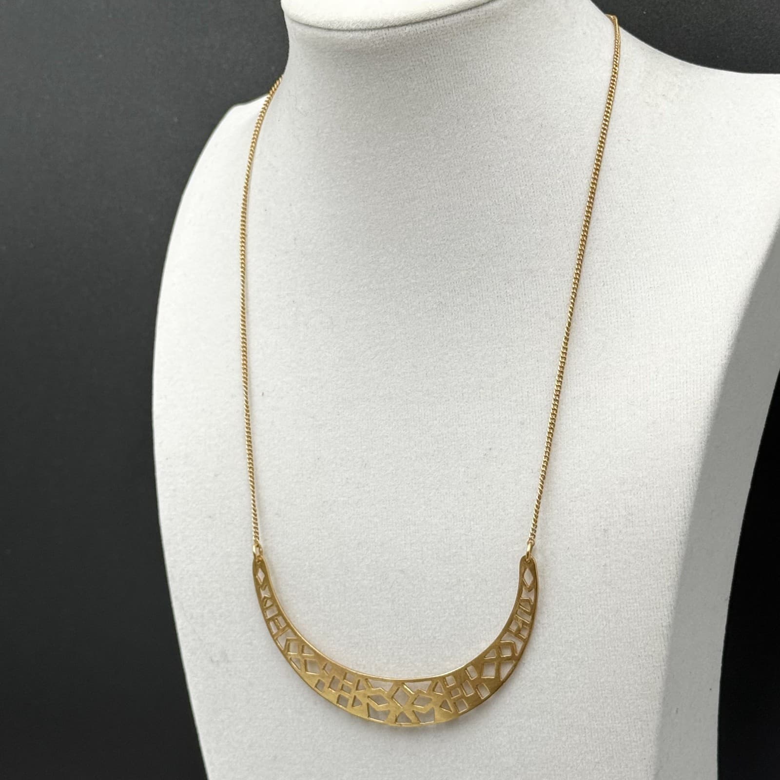 Vintage Gold-Tone Cutout Crescent Necklace Boho Geometric Pendant - Thumbnail 5