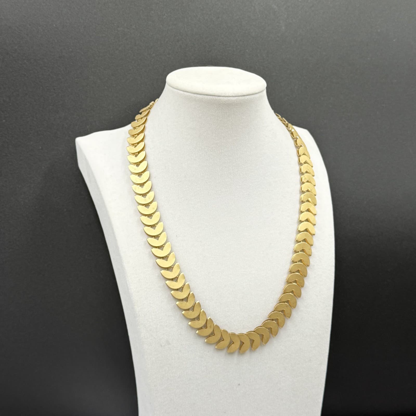 Vintage Gold-Tone Chevron Herringbone Chain Necklace Modern Y2K Style - Thumbnail 7
