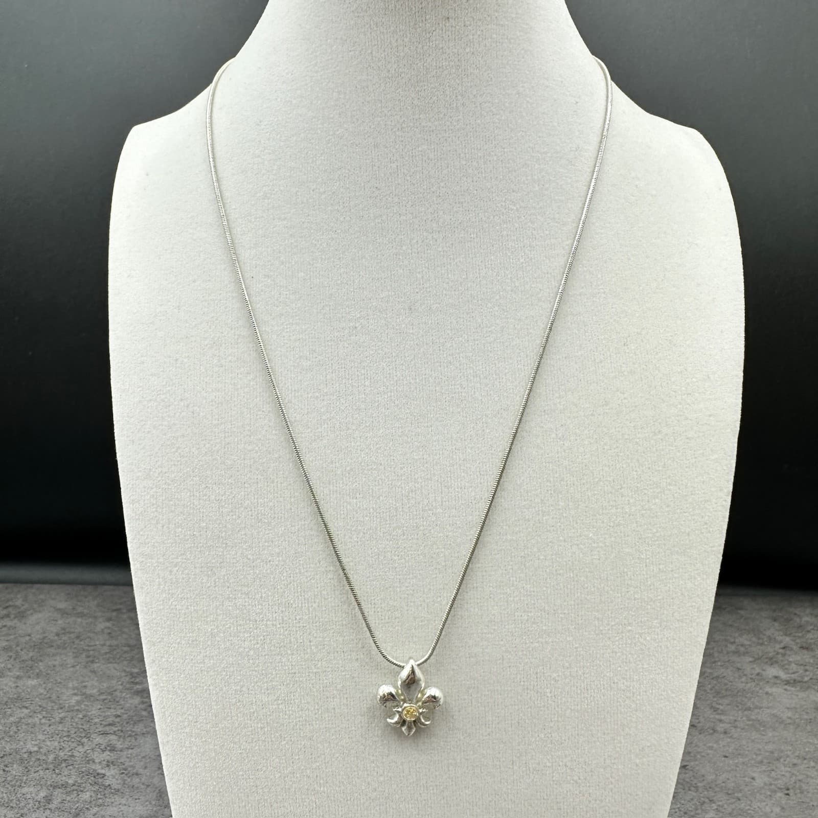 NY Vintage Silver-Tone Fleur-de-Lis Pendant Necklace w/ Crystal Accent 18in - Thumbnail 2