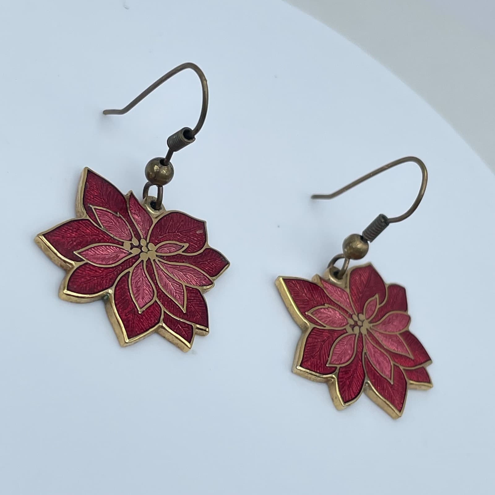 Vintage 90s Fish & Crown Maker's Mark Poinsettia Gold Tone Dangle Earrings - Thumbnail 3