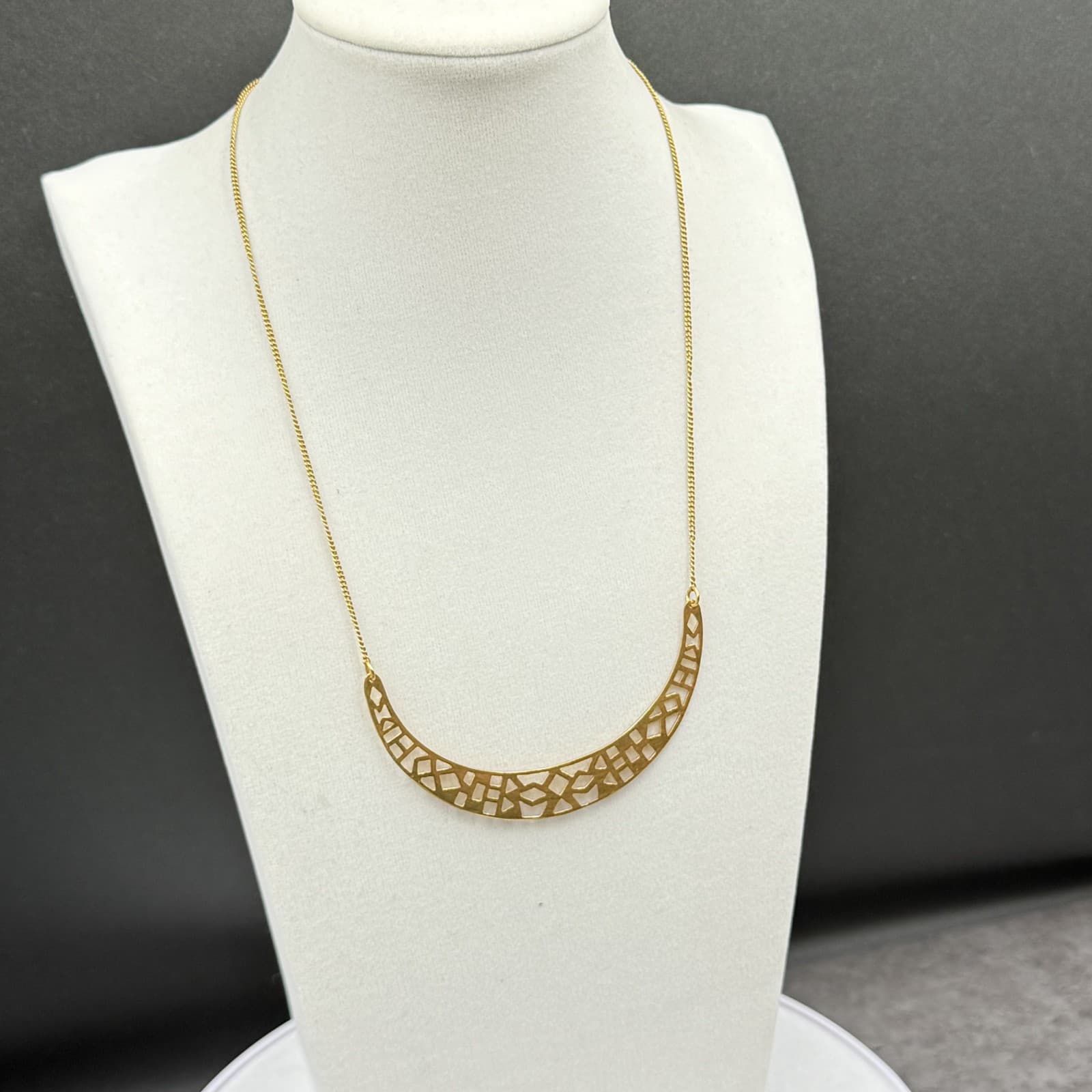 Vintage Gold-Tone Cutout Crescent Necklace Boho Geometric Pendant - Thumbnail 4