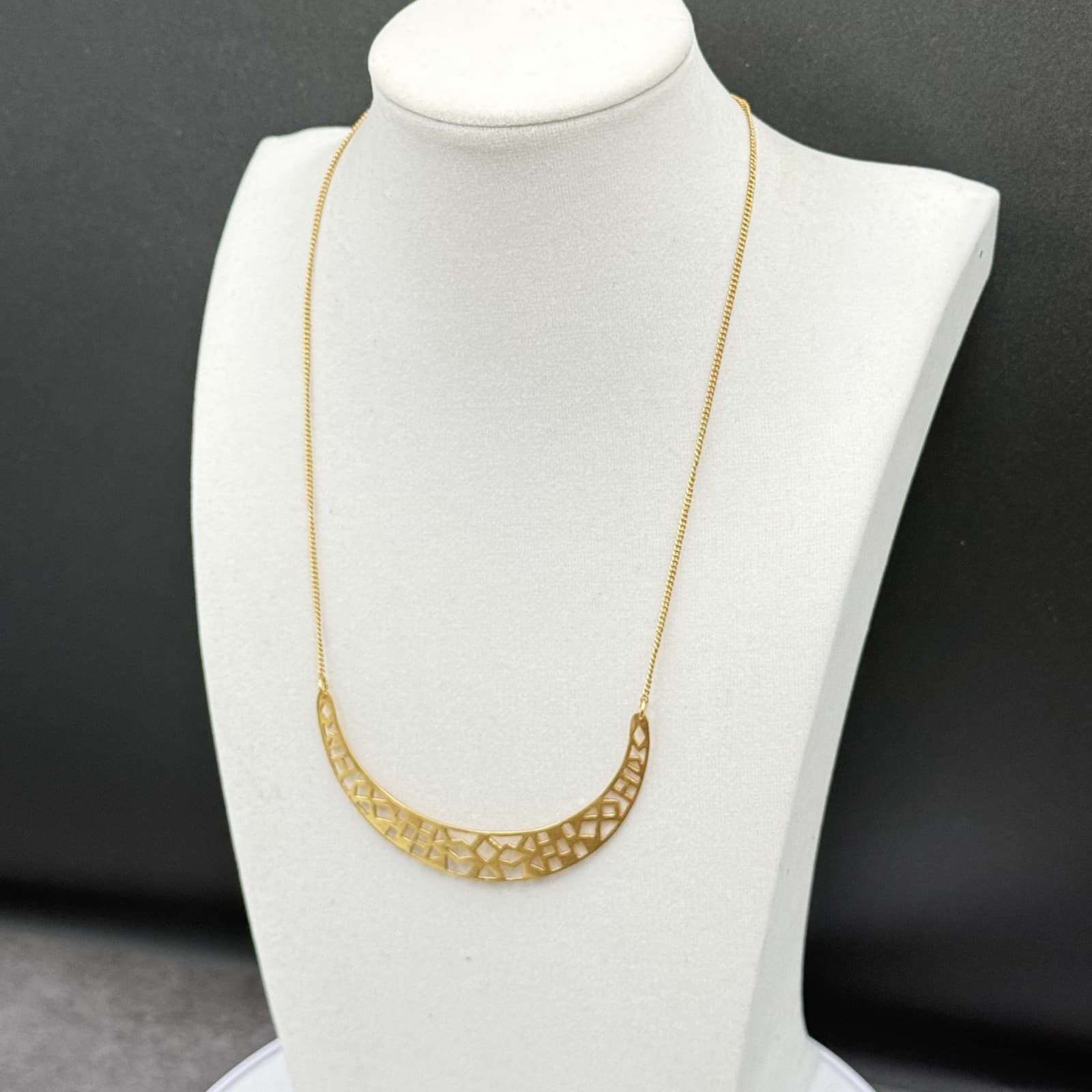 Vintage Gold-Tone Cutout Crescent Necklace Boho Geometric Pendant - Thumbnail 8