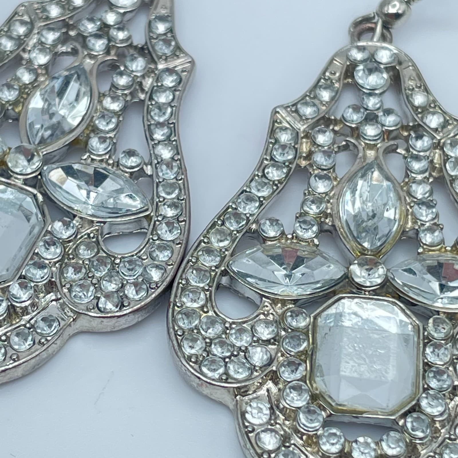 Silver-Tone Crystal Rhinestone Embellish Art Deco Style Chandelier Drop Earrings - Thumbnail 5