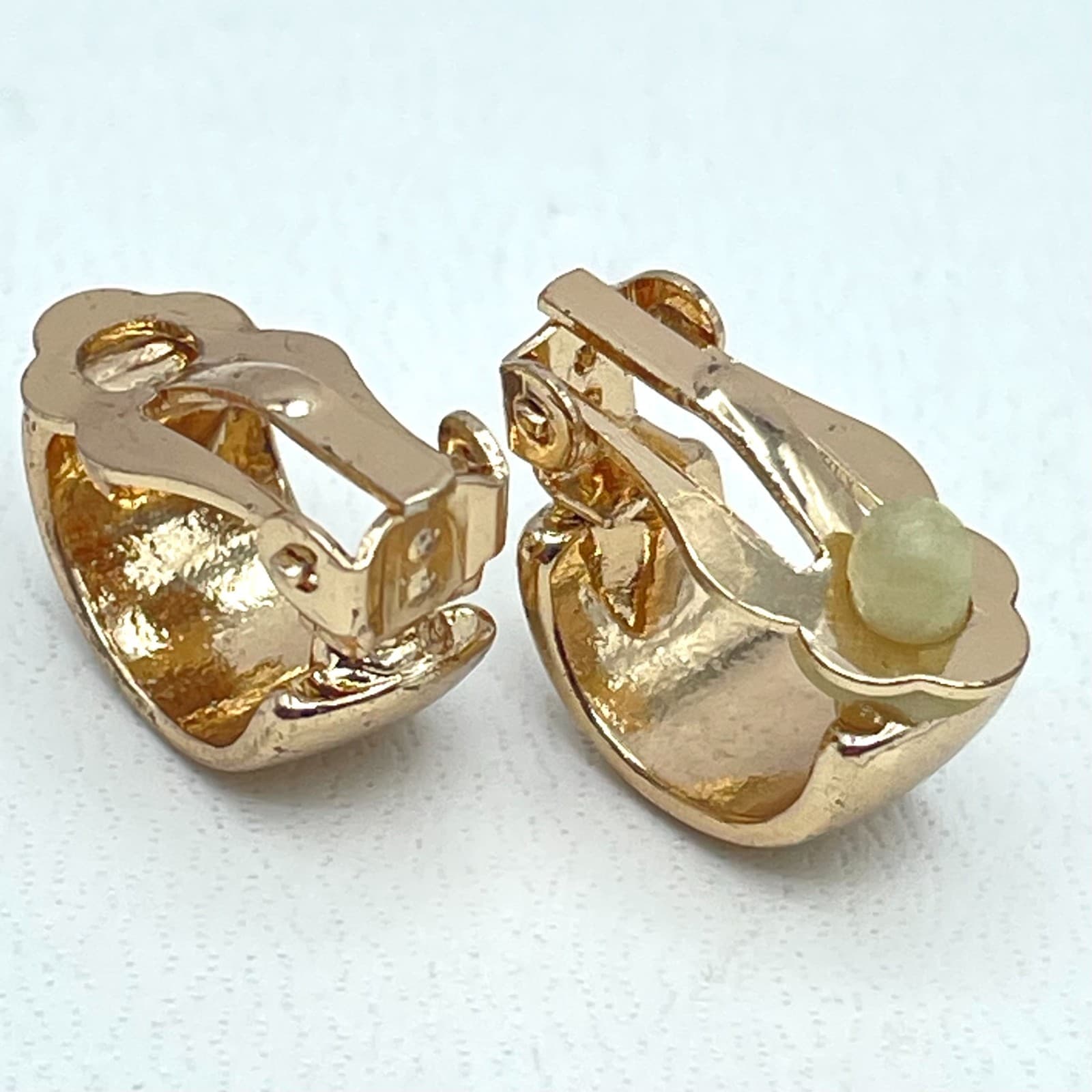 Vintage Gold-Tone Distressed Metal Fashion Jewelry J-Hoop Clip-On Earrings - Thumbnail 4