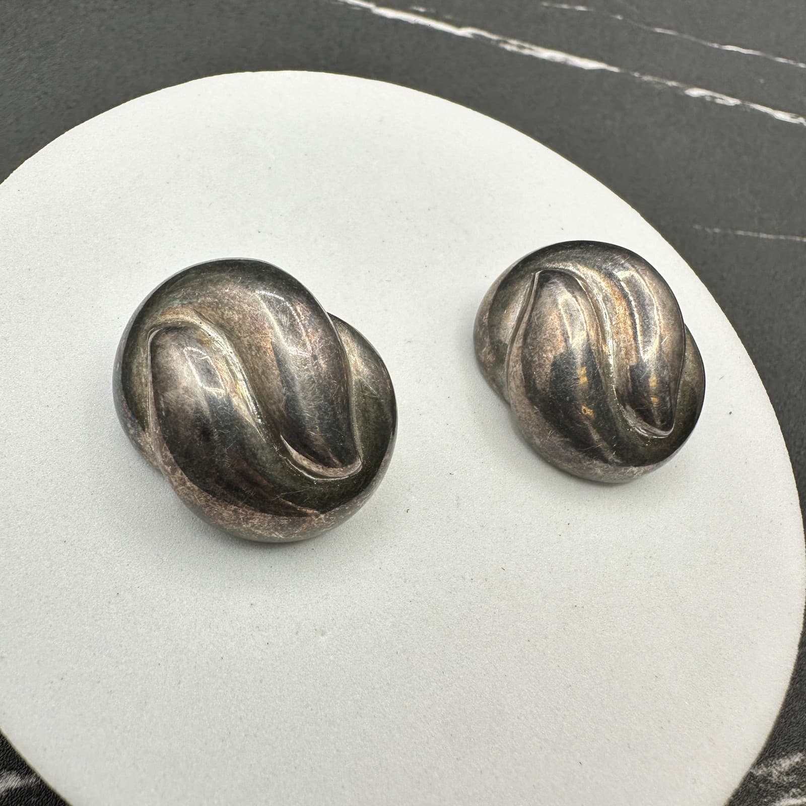 Vintage 90s Silver Tone Knot Post Earrings Modernist Abstract Dome Stud Jewelry - Thumbnail 2