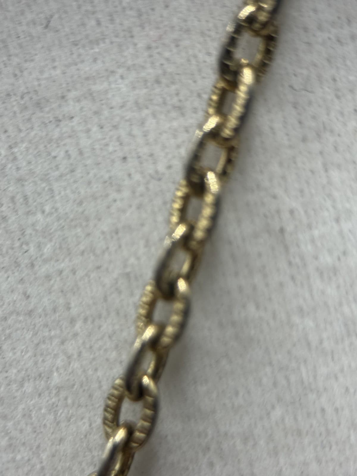 Vintage Gold-Tone Cameo Pendant Necklace Oval Portrait Classic Retro - Thumbnail 9