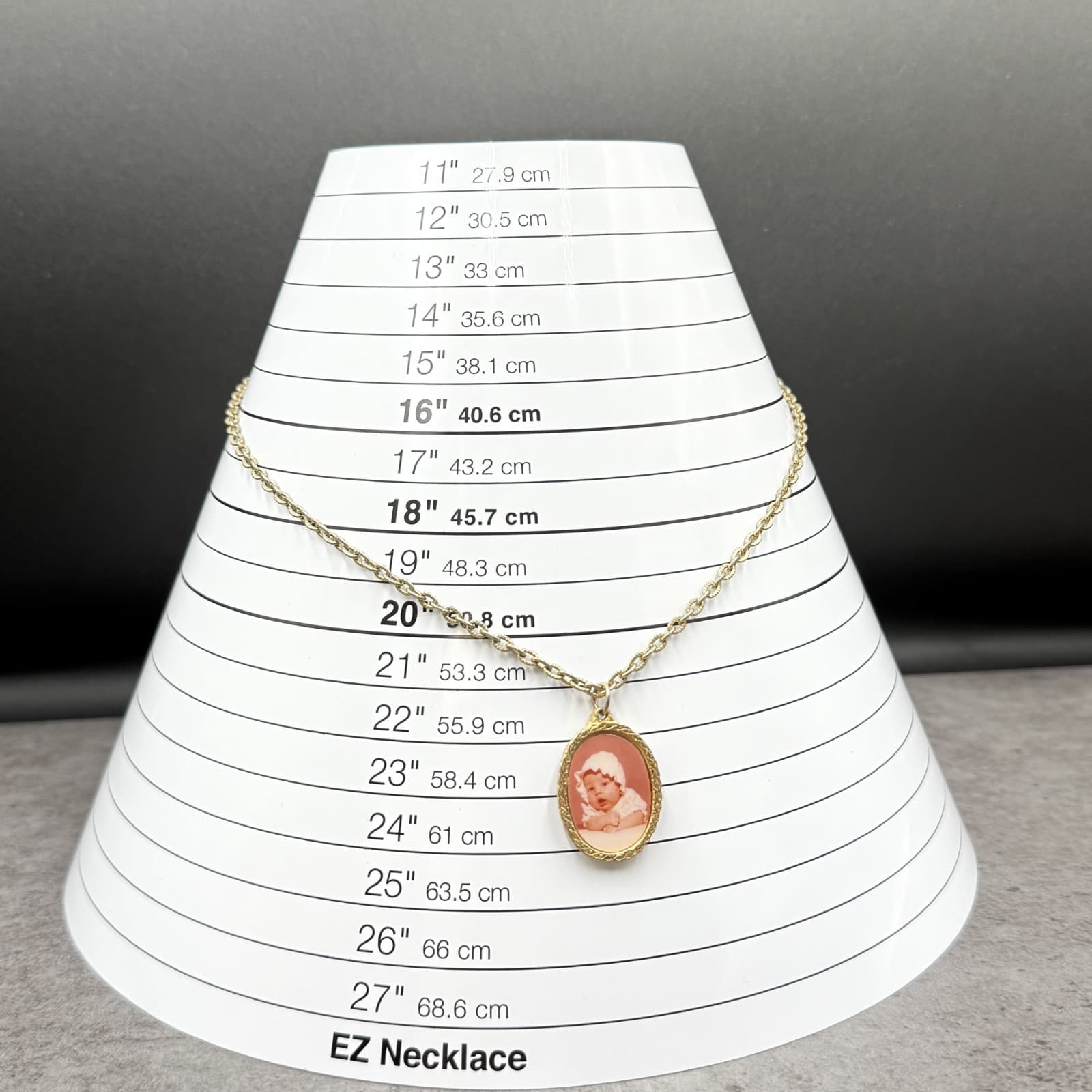 Vintage Gold-Tone Cameo Pendant Necklace Oval Portrait Classic Retro - Thumbnail 12