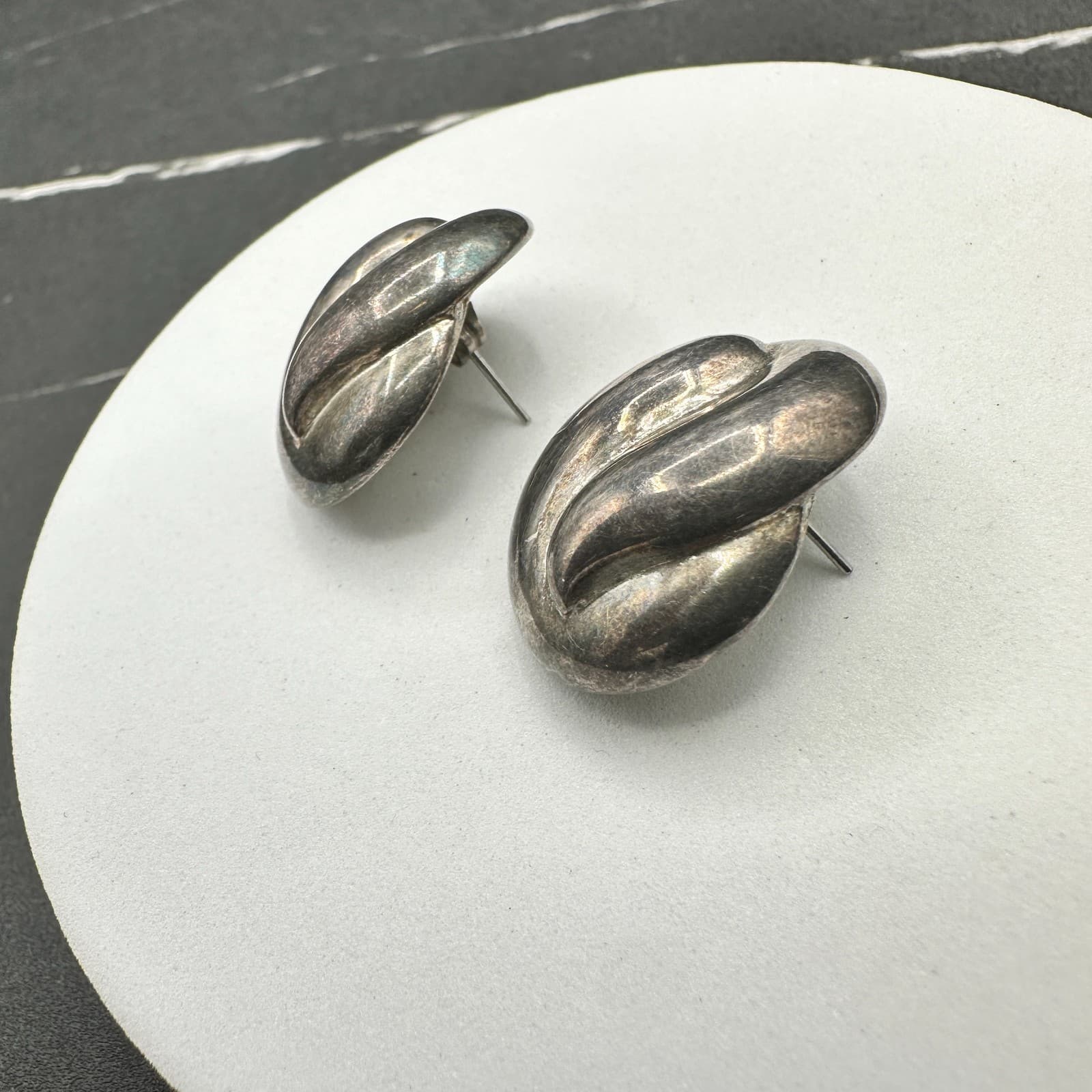 Vintage 90s Silver Tone Knot Post Earrings Modernist Abstract Dome Stud Jewelry - Thumbnail 7