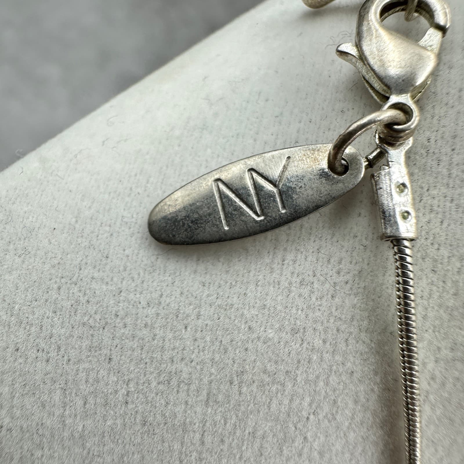 NY Vintage Silver-Tone Fleur-de-Lis Pendant Necklace w/ Crystal Accent 18in - Thumbnail 7