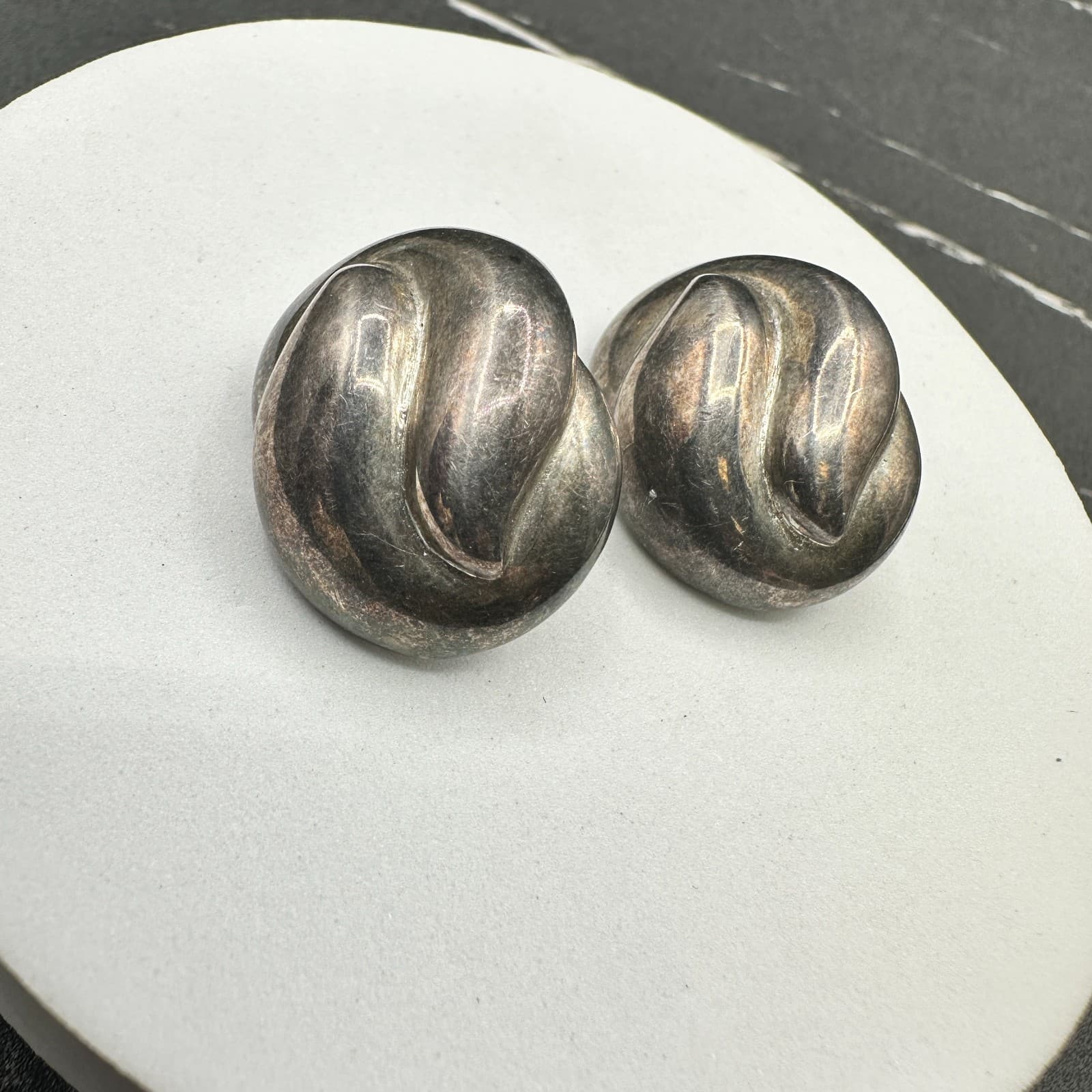 Vintage 90s Silver Tone Knot Post Earrings Modernist Abstract Dome Stud Jewelry - Thumbnail 6