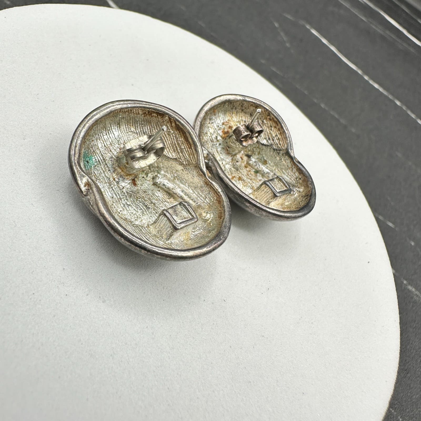Vintage 90s Silver Tone Knot Post Earrings Modernist Abstract Dome Stud Jewelry - Thumbnail 5