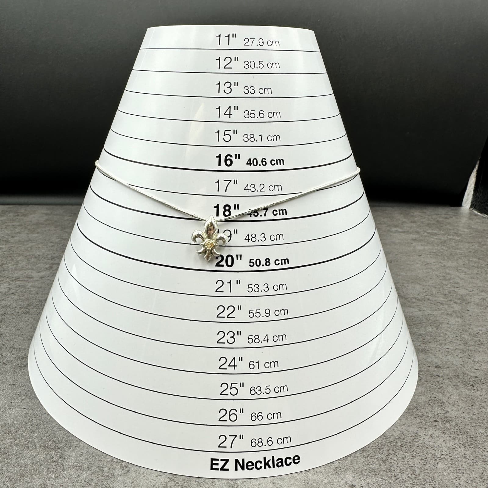 NY Vintage Silver-Tone Fleur-de-Lis Pendant Necklace w/ Crystal Accent 18in - Thumbnail 8