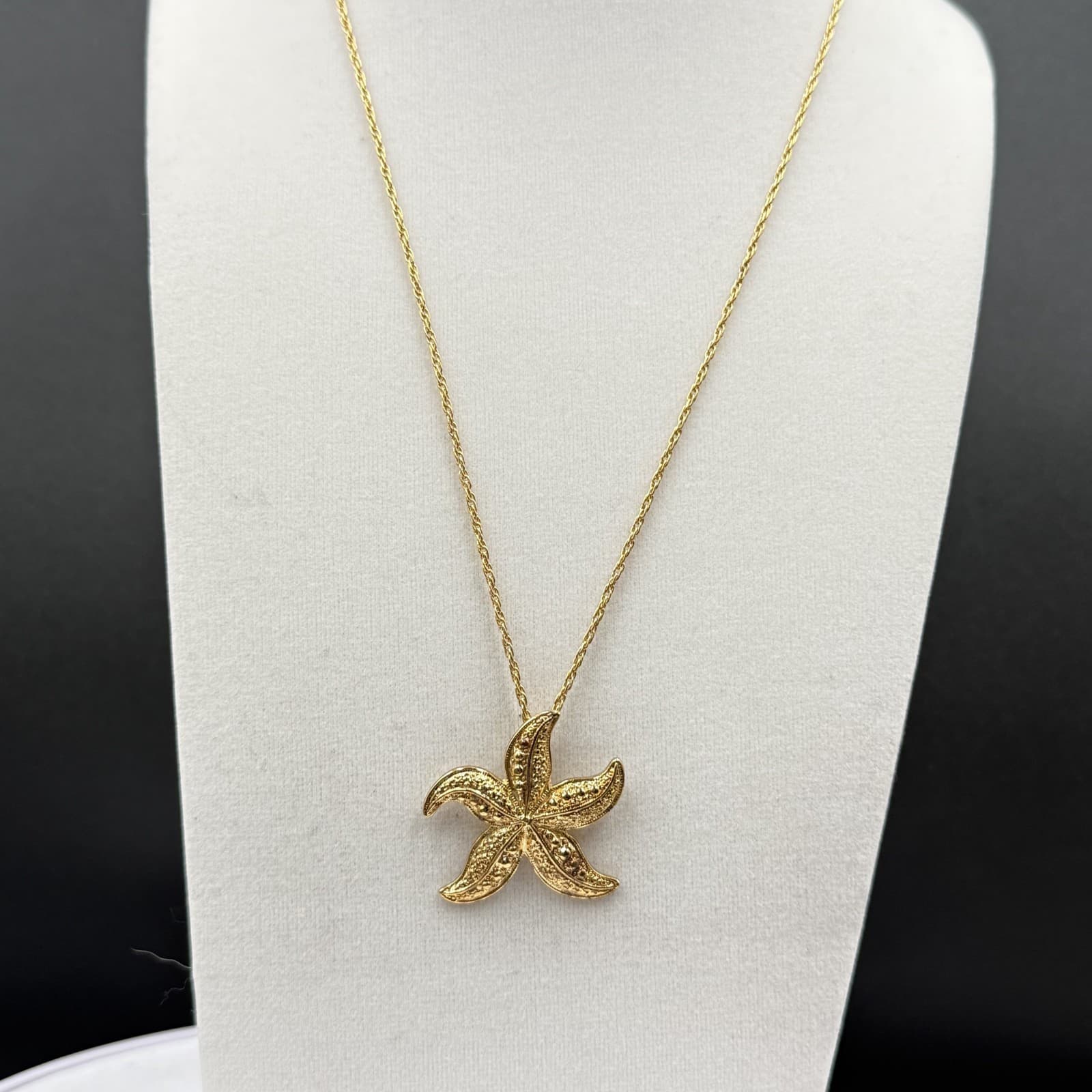Vintage Gold-Tone Starfish Pendant Necklace Coastal Beachy Charm - Thumbnail 10