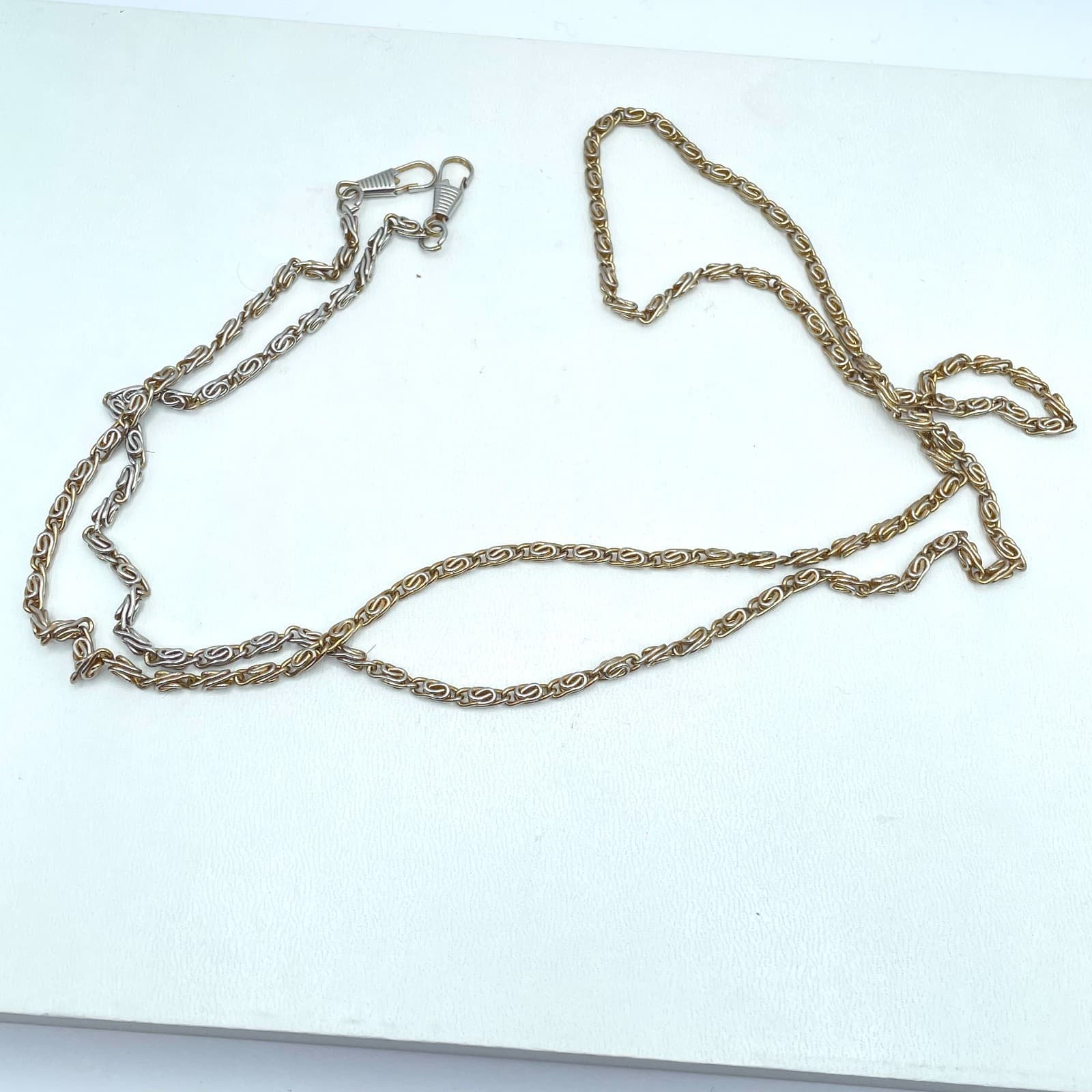 Vintage Two-Tone Classic Fashion Scroll Link Chain Buckle Fastener Necklace - Image 1