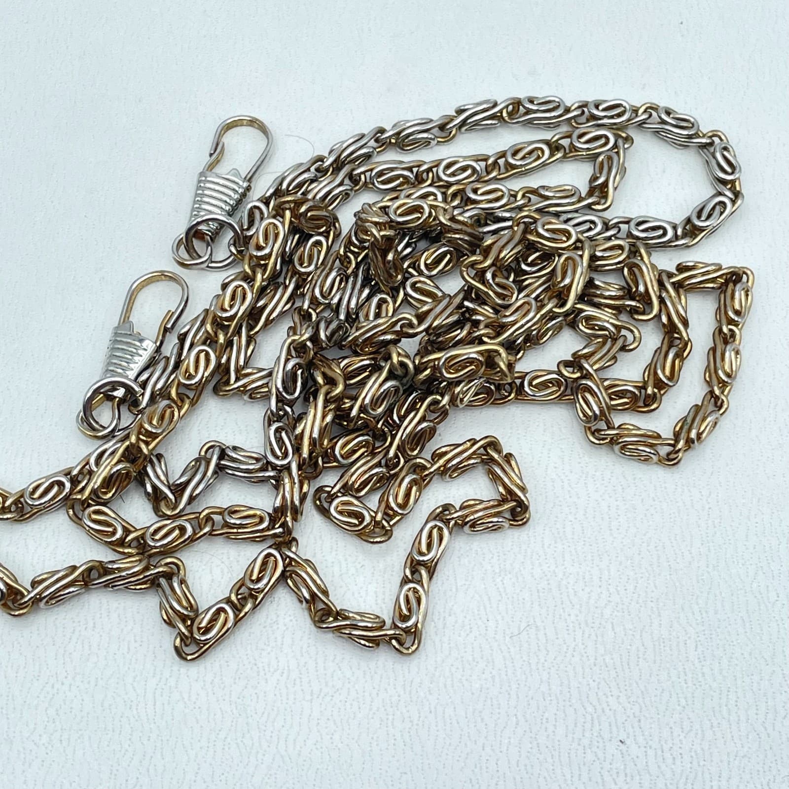 Vintage Two-Tone Classic Fashion Scroll Link Chain Buckle Fastener Necklace - Thumbnail 4